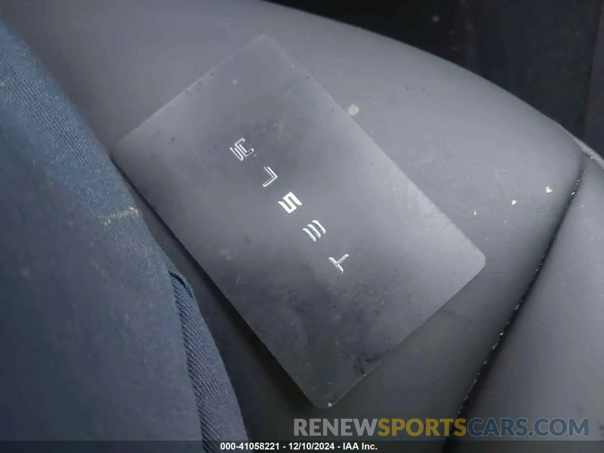 11 Photograph of a damaged car 5YJ3E1EB0KF413605 TESLA MODEL 3 2019