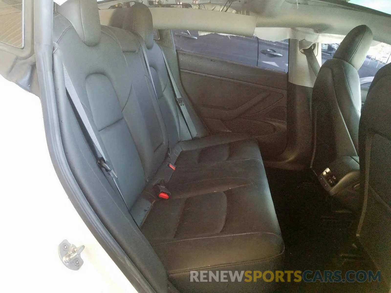 6 Photograph of a damaged car 5YJ3E1EB0KF418383 TESLA MODEL 3 2019