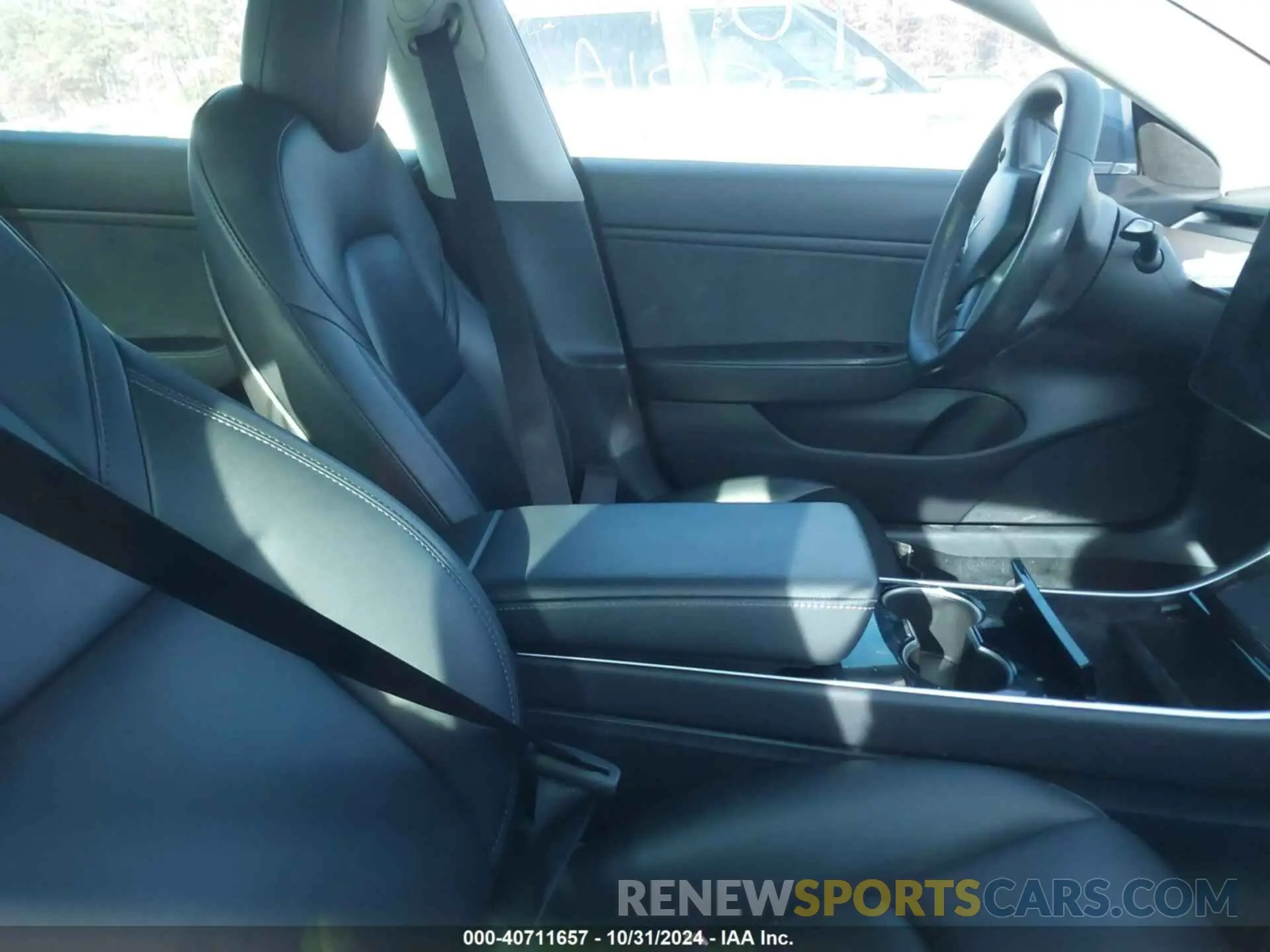 5 Photograph of a damaged car 5YJ3E1EB0KF437046 TESLA MODEL 3 2019