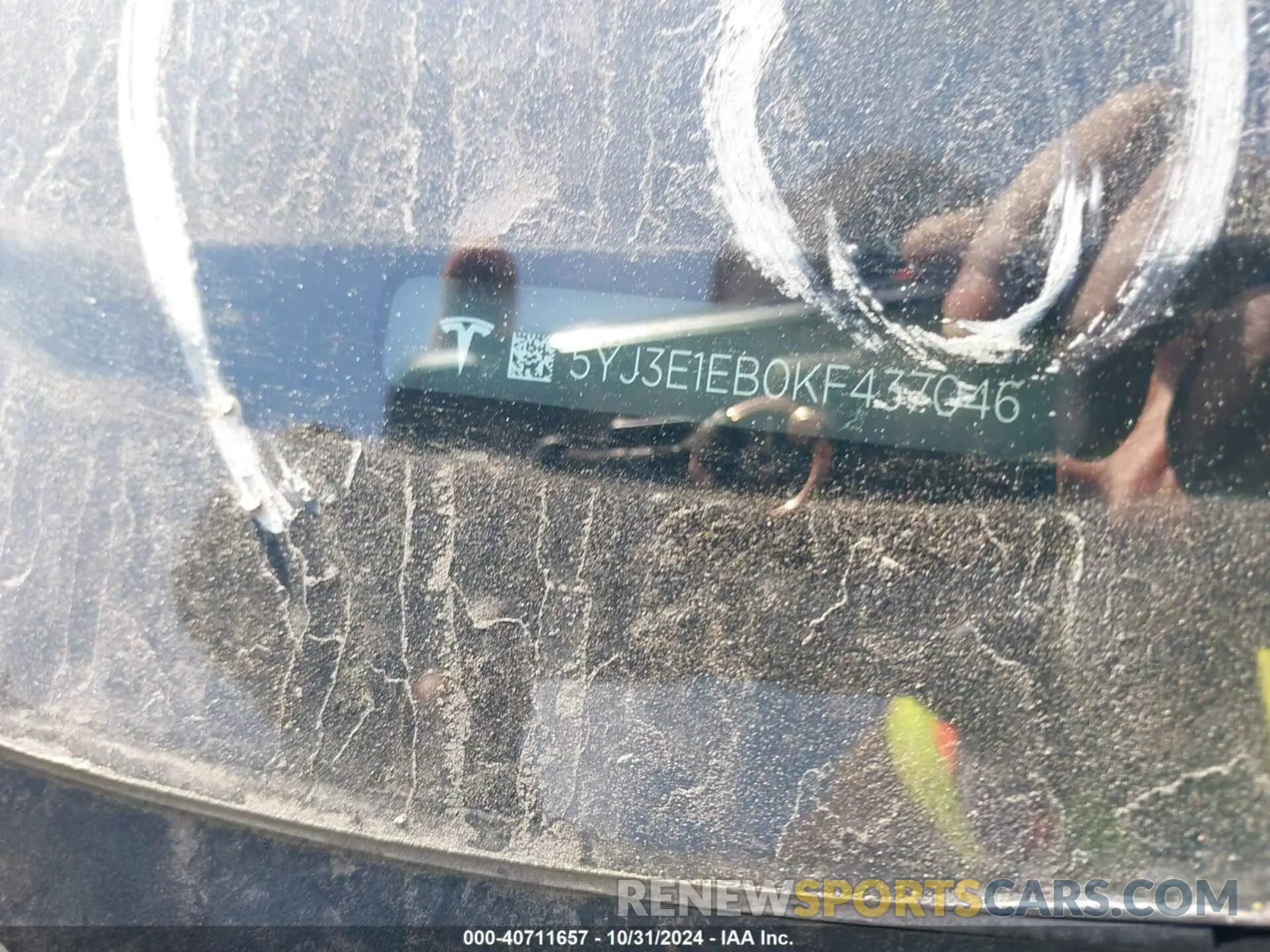 9 Photograph of a damaged car 5YJ3E1EB0KF437046 TESLA MODEL 3 2019