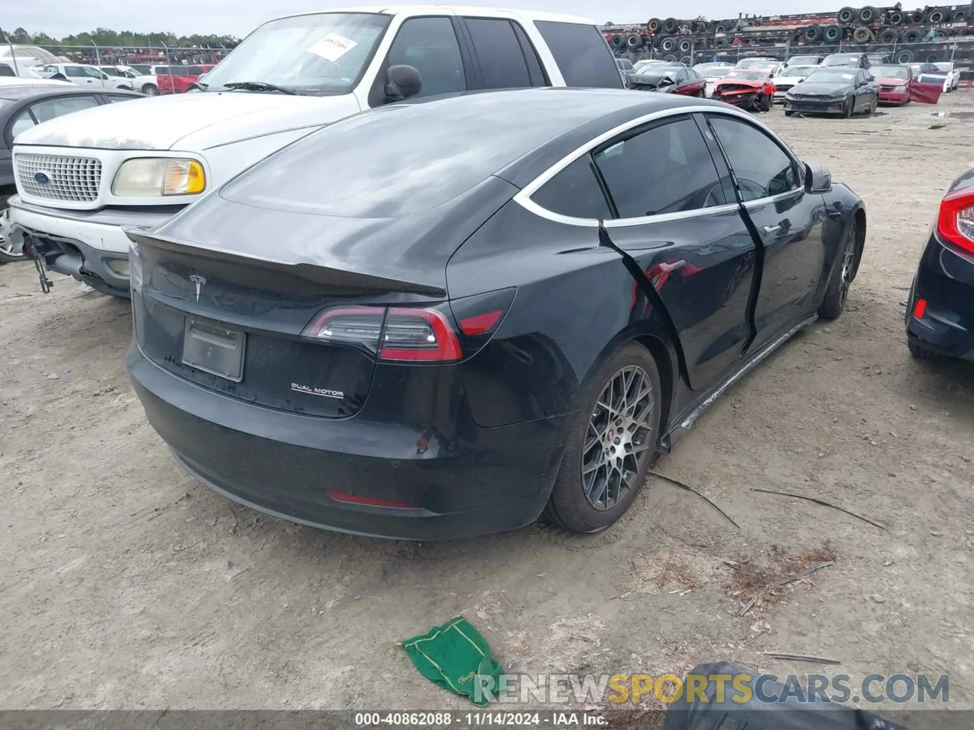4 Photograph of a damaged car 5YJ3E1EB0KF441260 TESLA MODEL 3 2019