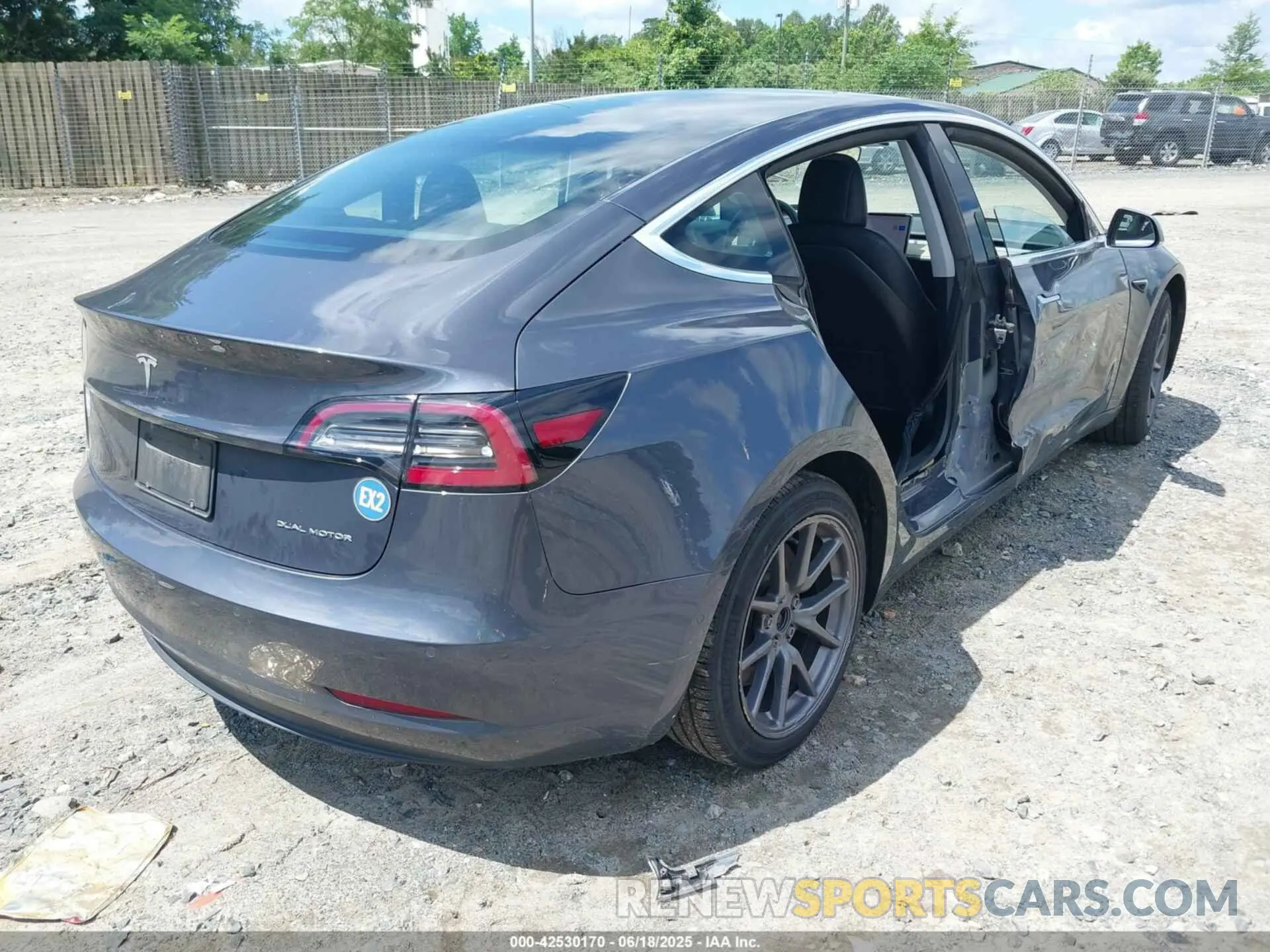 4 Photograph of a damaged car 5YJ3E1EB1KF205720 TESLA MODEL 3 2019