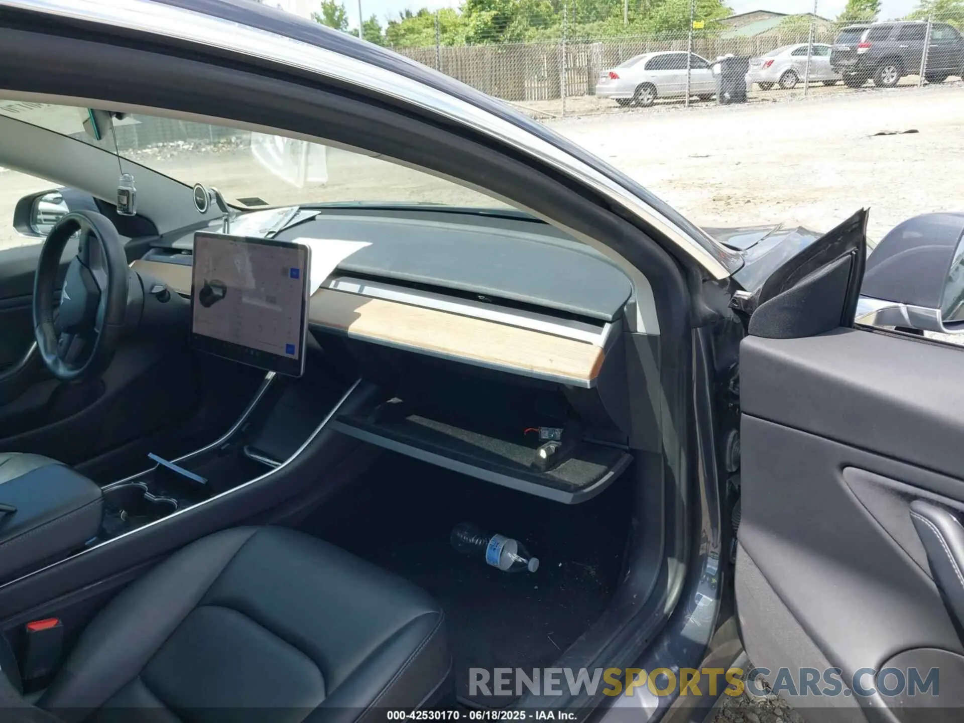 5 Photograph of a damaged car 5YJ3E1EB1KF205720 TESLA MODEL 3 2019