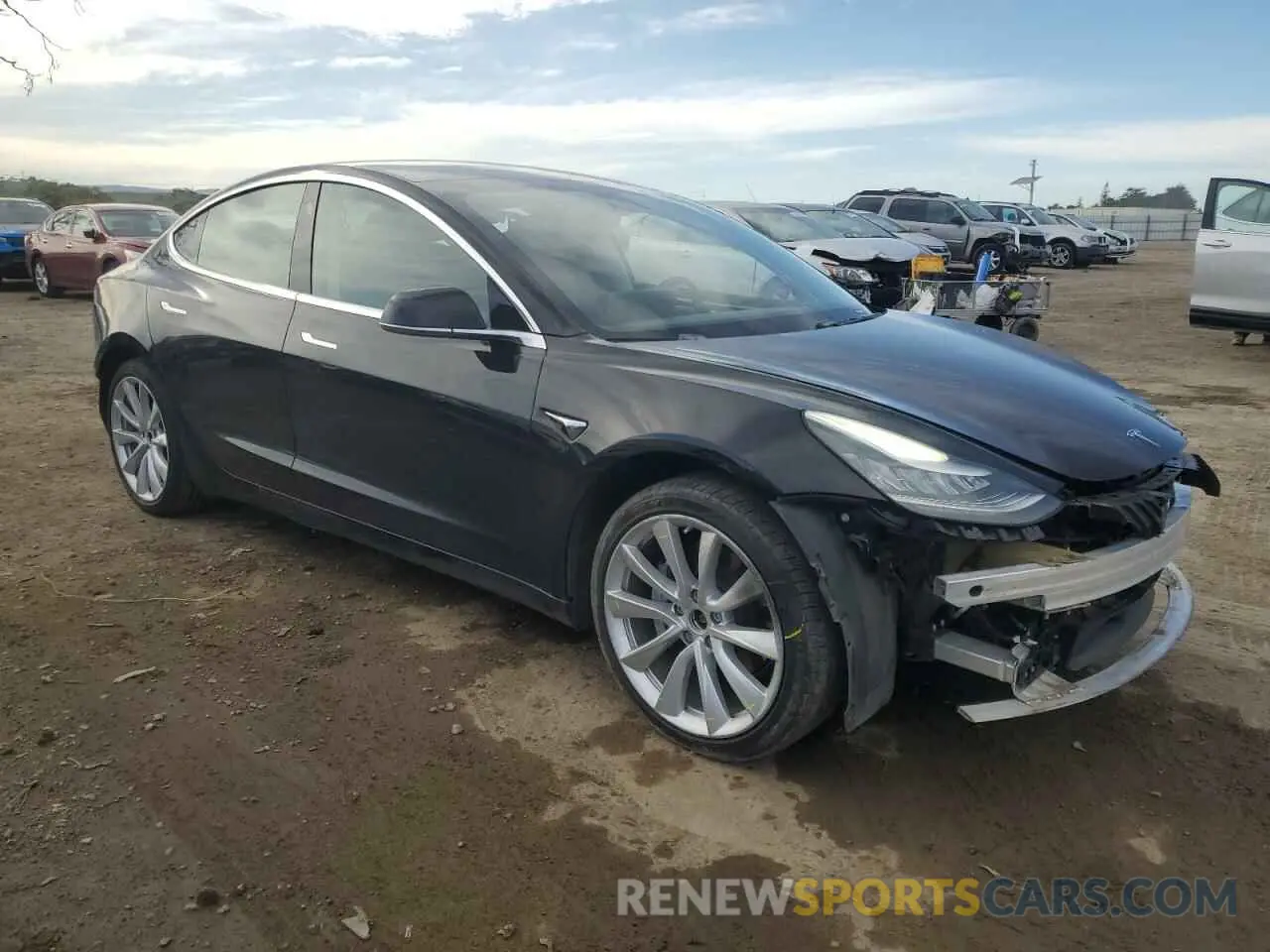 4 Фотография поврежденного автомобиля 5YJ3E1EB1KF212019 TESLA MODEL 3 2019