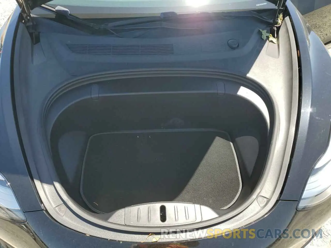 11 Photograph of a damaged car 5YJ3E1EB1KF231735 TESLA MODEL 3 2019