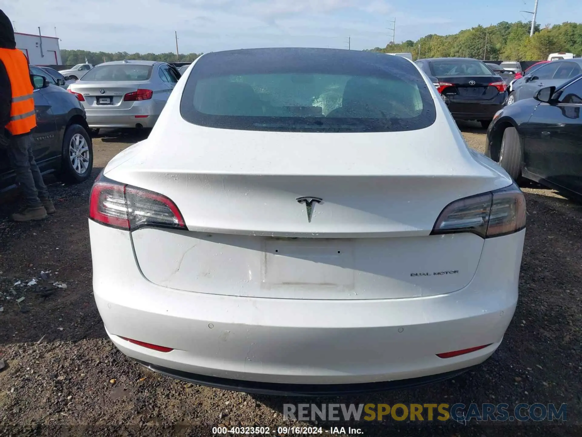 15 Фотография поврежденного автомобиля 5YJ3E1EB1KF359599 TESLA MODEL 3 2019