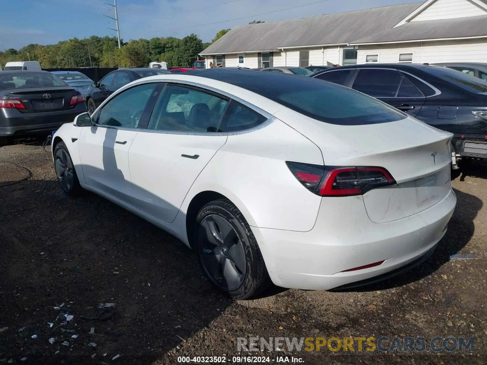 3 Фотография поврежденного автомобиля 5YJ3E1EB1KF359599 TESLA MODEL 3 2019