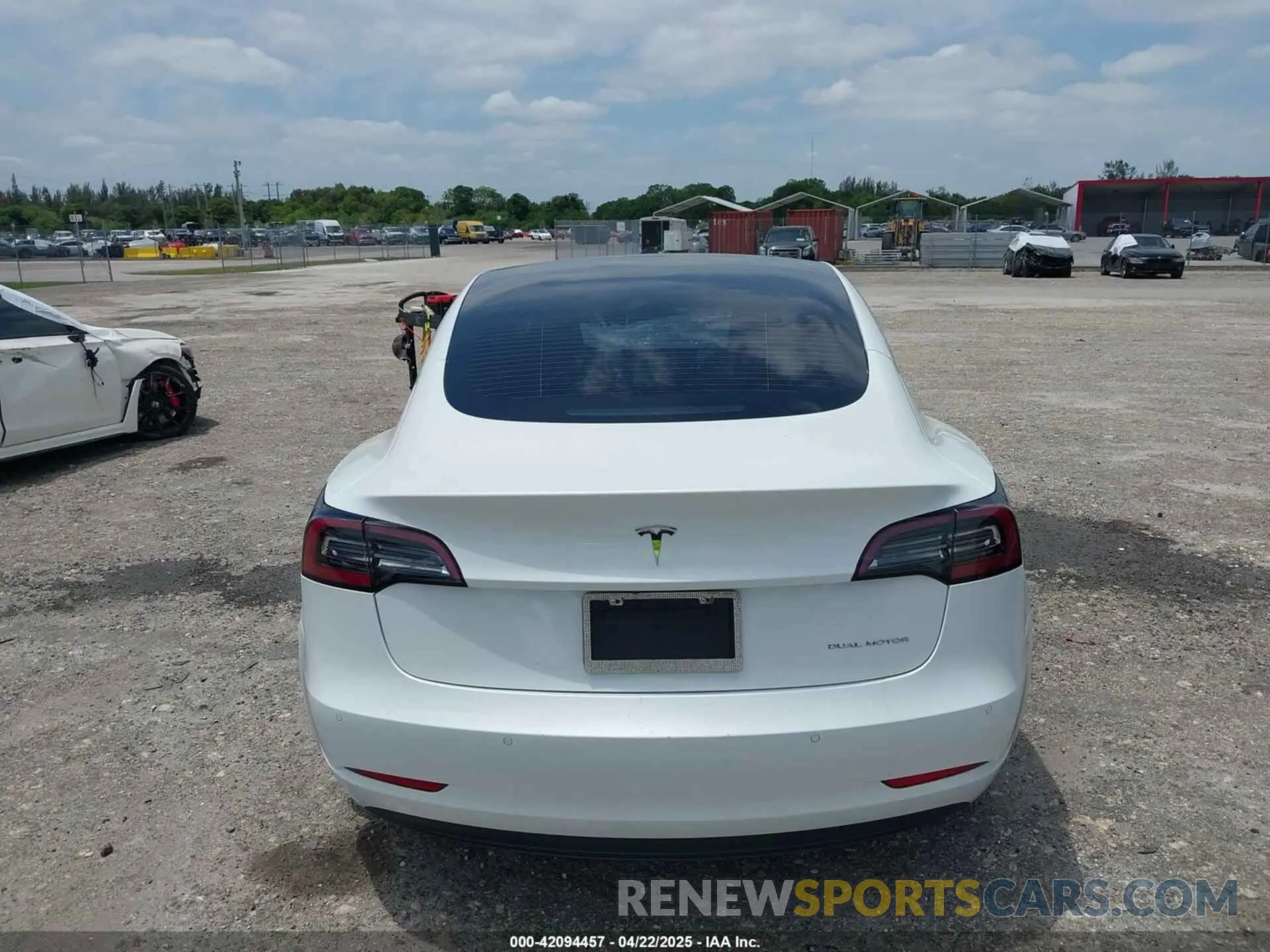 16 Photograph of a damaged car 5YJ3E1EB1KF365760 TESLA MODEL 3 2019