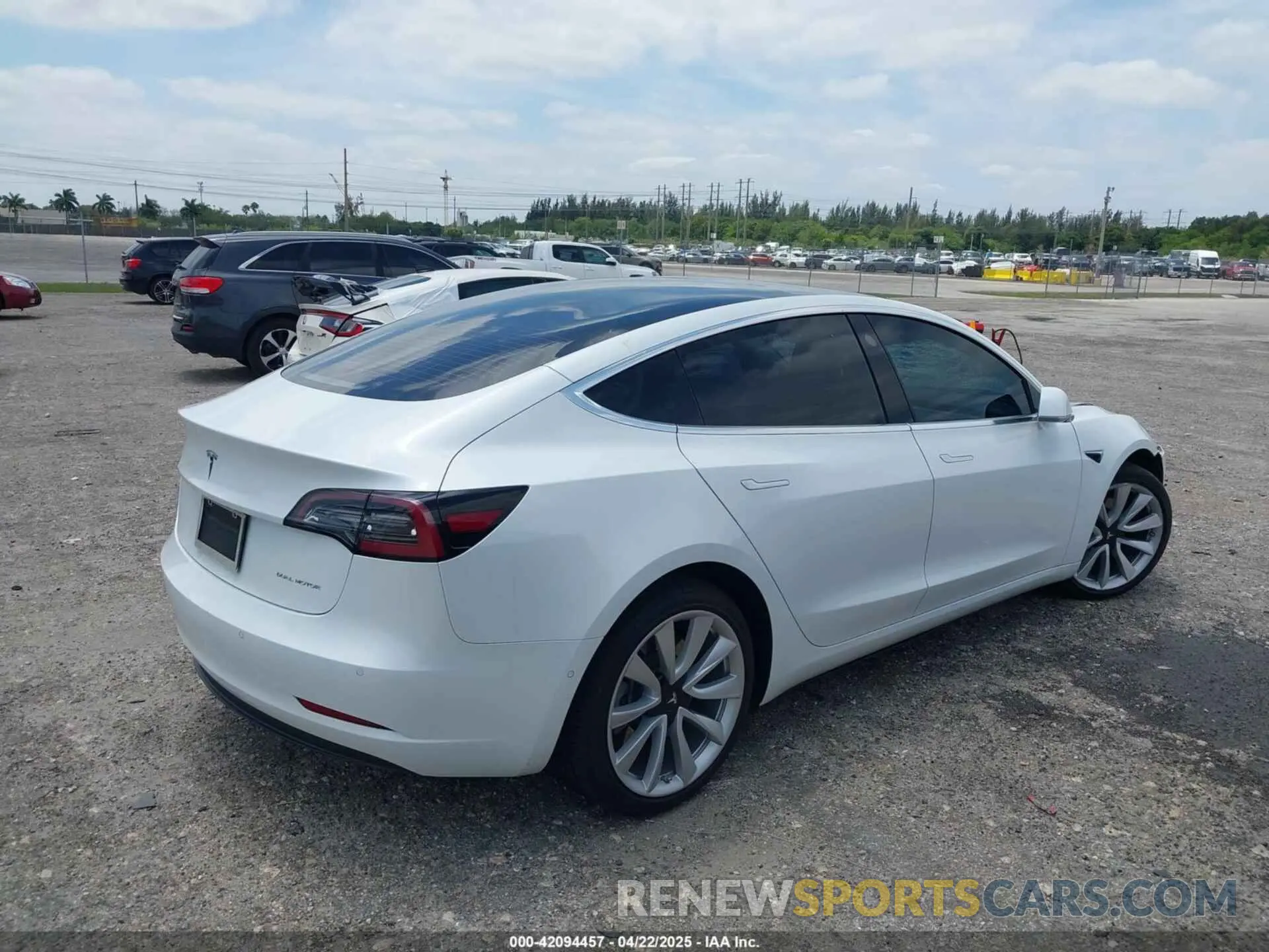 4 Photograph of a damaged car 5YJ3E1EB1KF365760 TESLA MODEL 3 2019