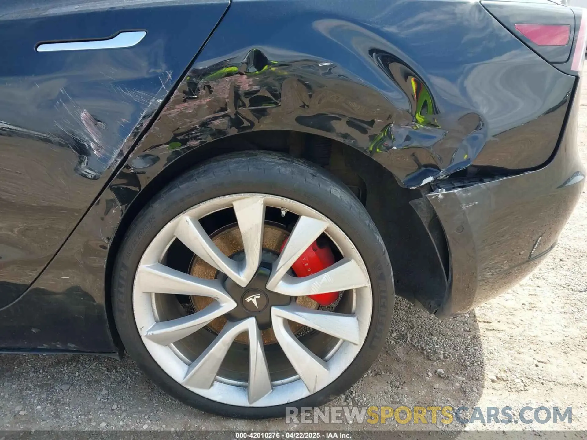 5 Photograph of a damaged car 5YJ3E1EB1KF438335 TESLA MODEL 3 2019