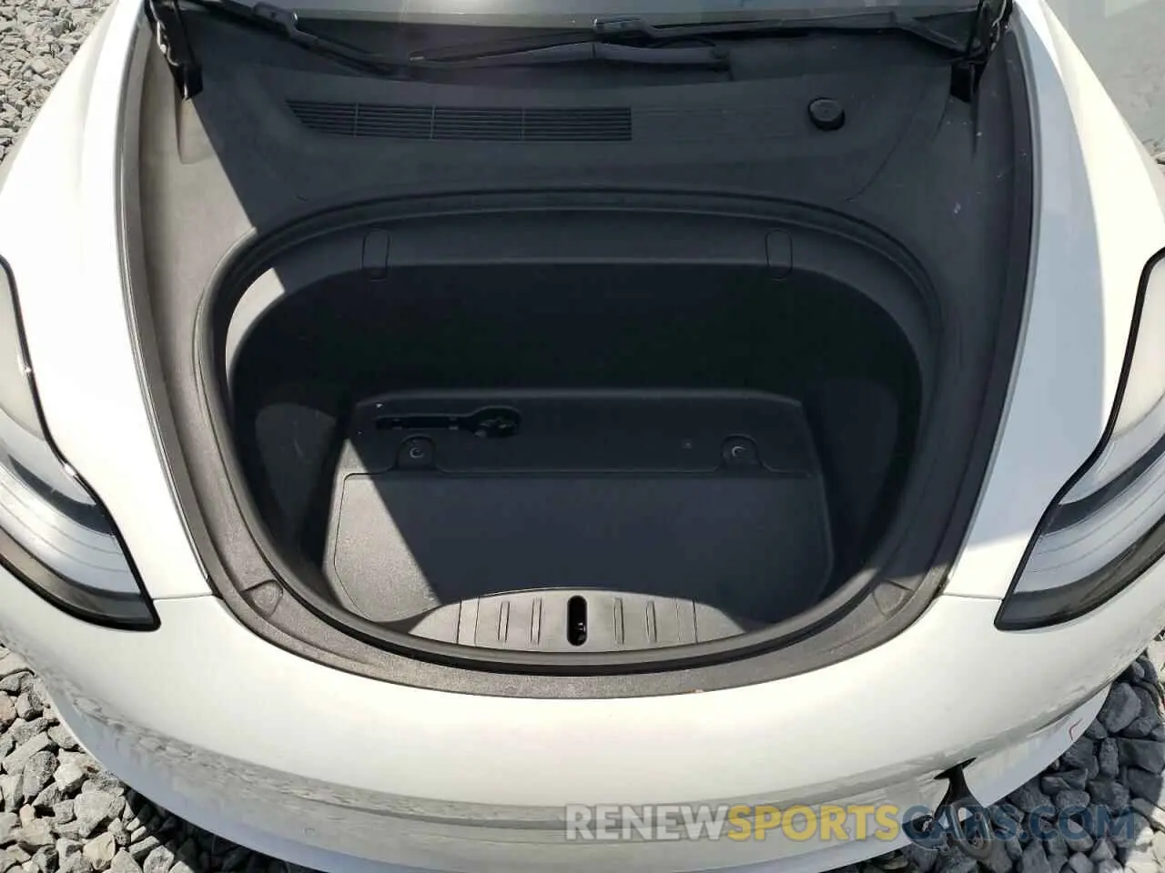 11 Photograph of a damaged car 5YJ3E1EB2KF391185 TESLA MODEL 3 2019