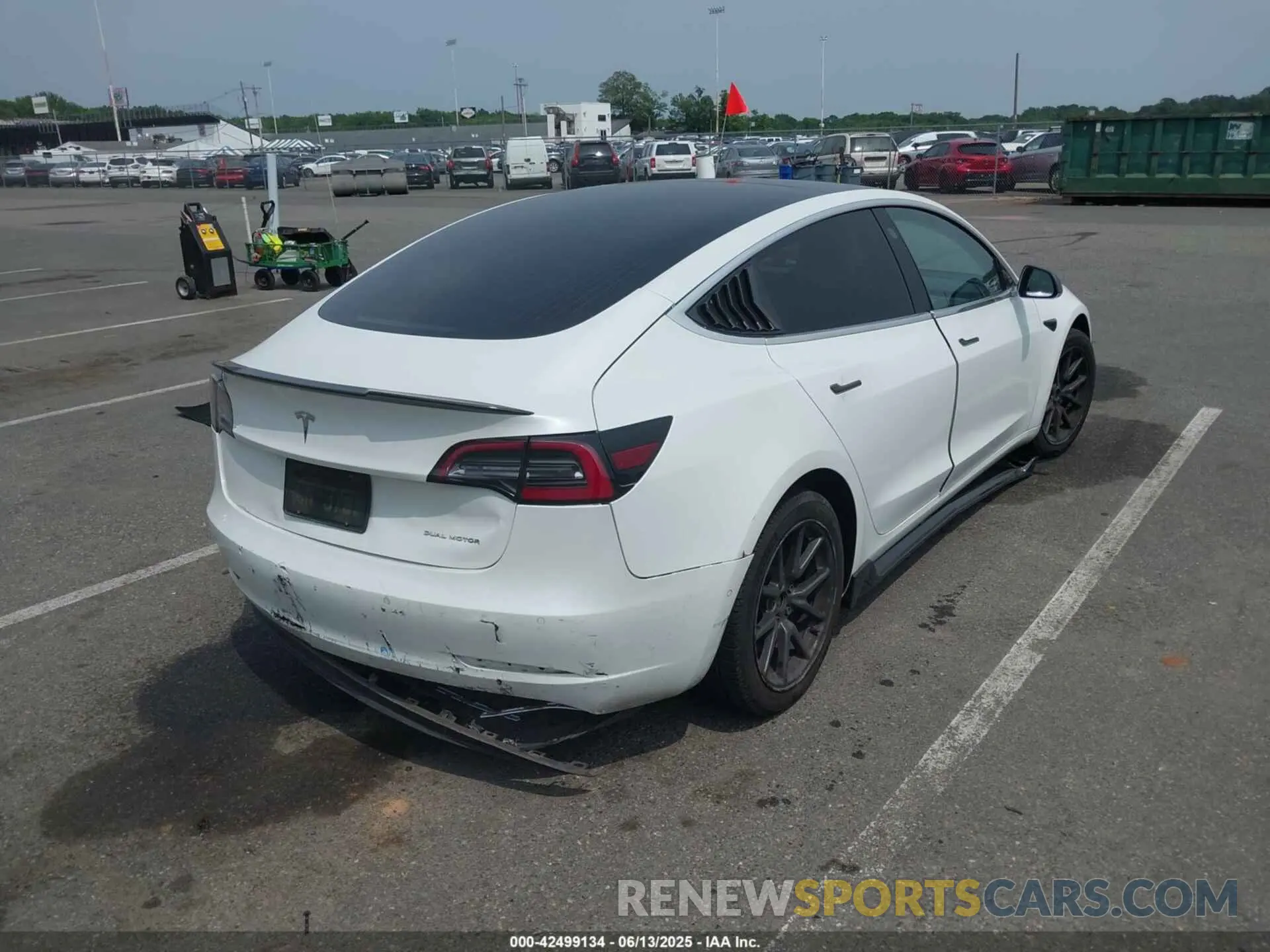 4 Фотография поврежденного автомобиля 5YJ3E1EB2KF452003 TESLA MODEL 3 2019