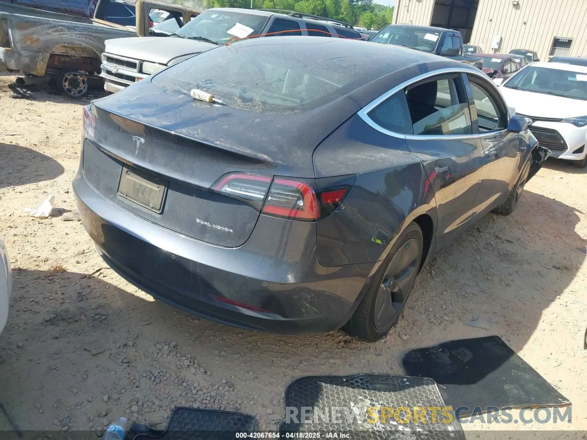 4 Фотография поврежденного автомобиля 5YJ3E1EB2KF510398 TESLA MODEL 3 2019