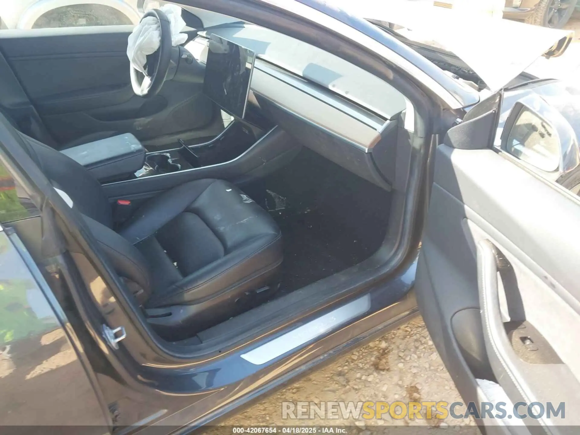 5 Фотография поврежденного автомобиля 5YJ3E1EB2KF510398 TESLA MODEL 3 2019