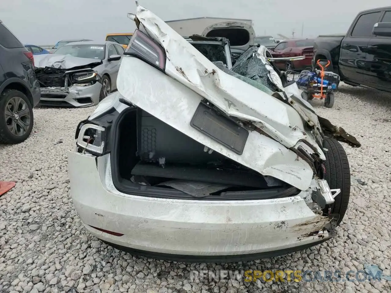 6 Photograph of a damaged car 5YJ3E1EB2KF513401 TESLA MODEL 3 2019