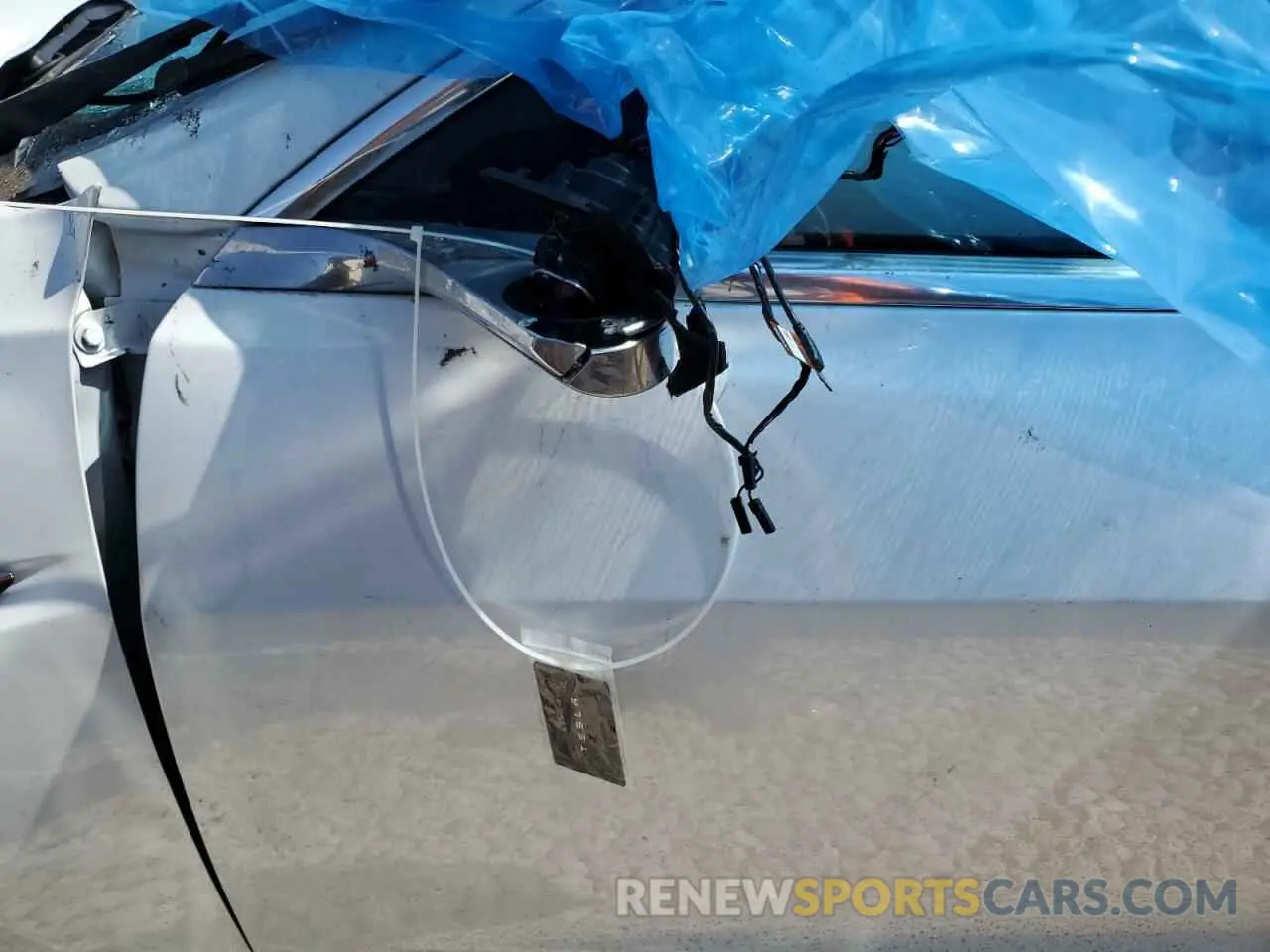 9 Photograph of a damaged car 5YJ3E1EB2KF513401 TESLA MODEL 3 2019