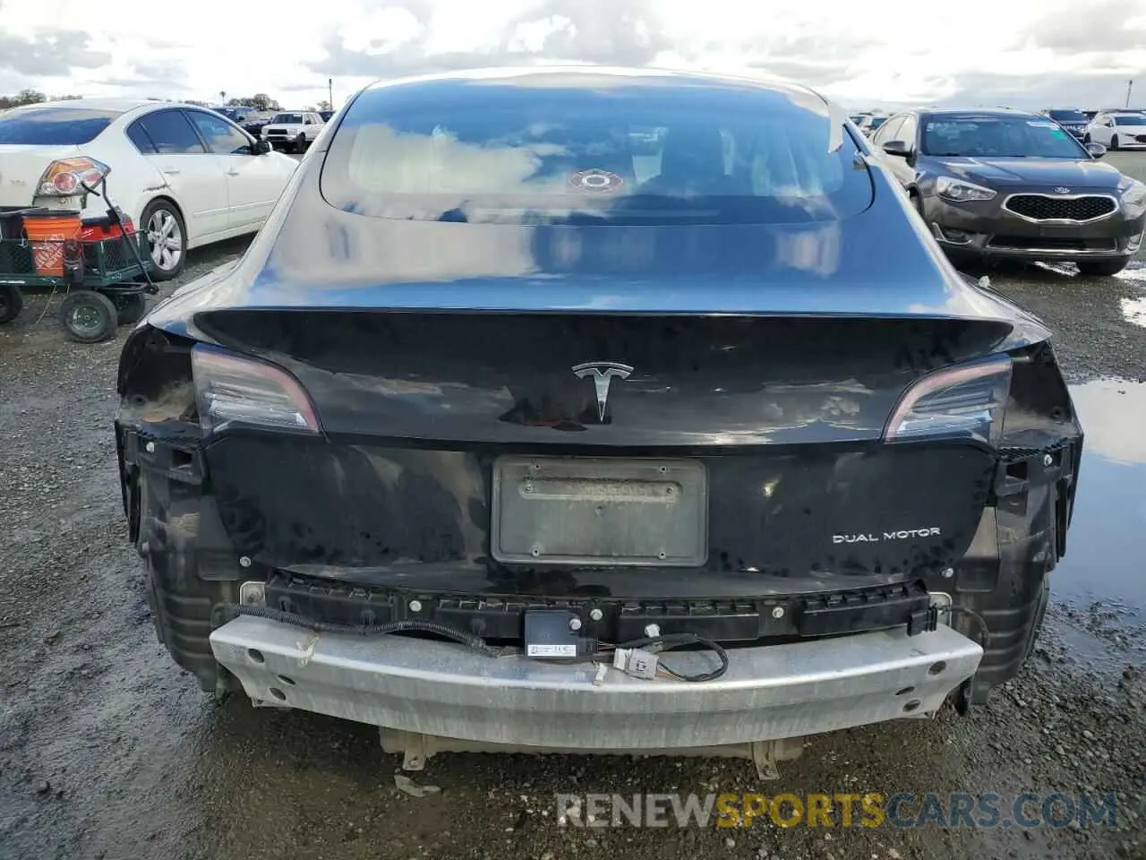 6 Фотография поврежденного автомобиля 5YJ3E1EB3KF208747 TESLA MODEL 3 2019