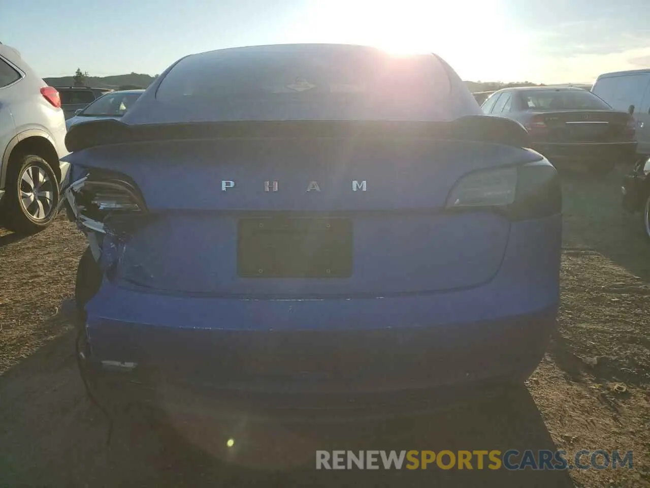 6 Фотография поврежденного автомобиля 5YJ3E1EB3KF211762 TESLA MODEL 3 2019