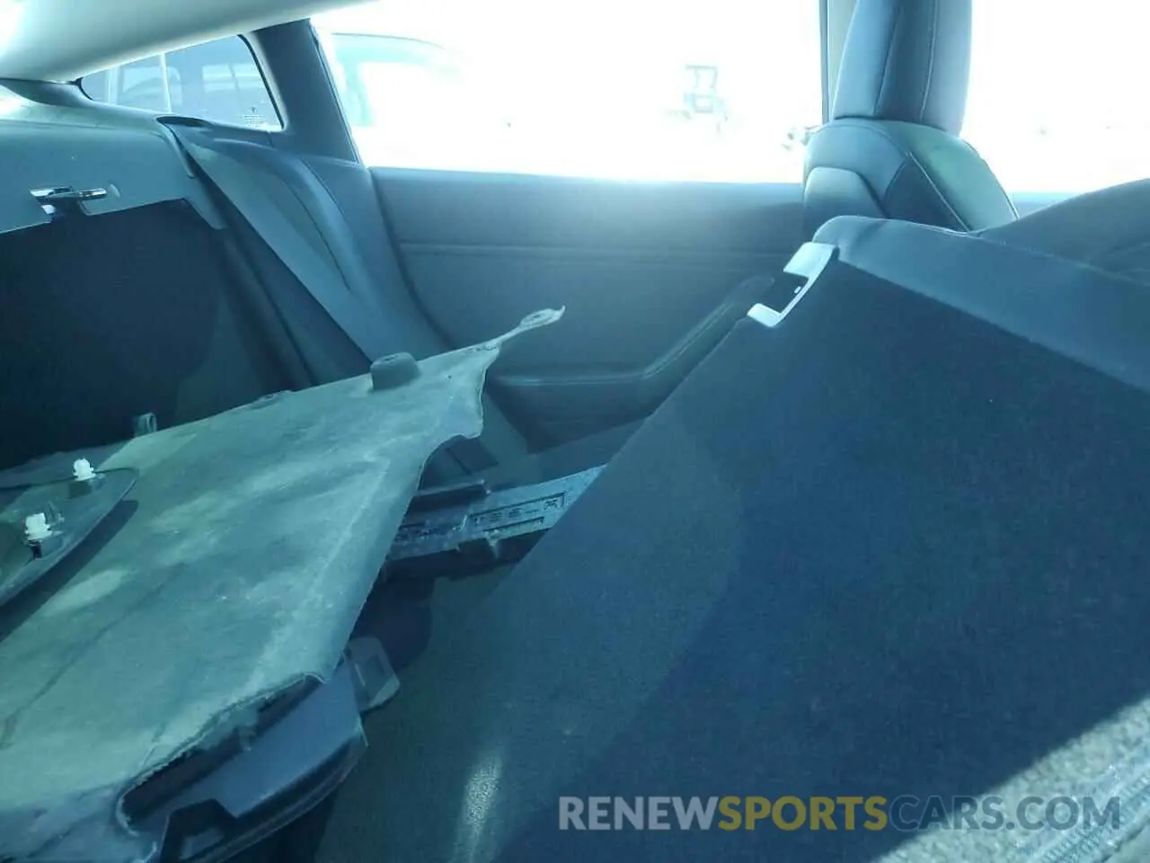 10 Photograph of a damaged car 5YJ3E1EB3KF390014 TESLA MODEL 3 2019