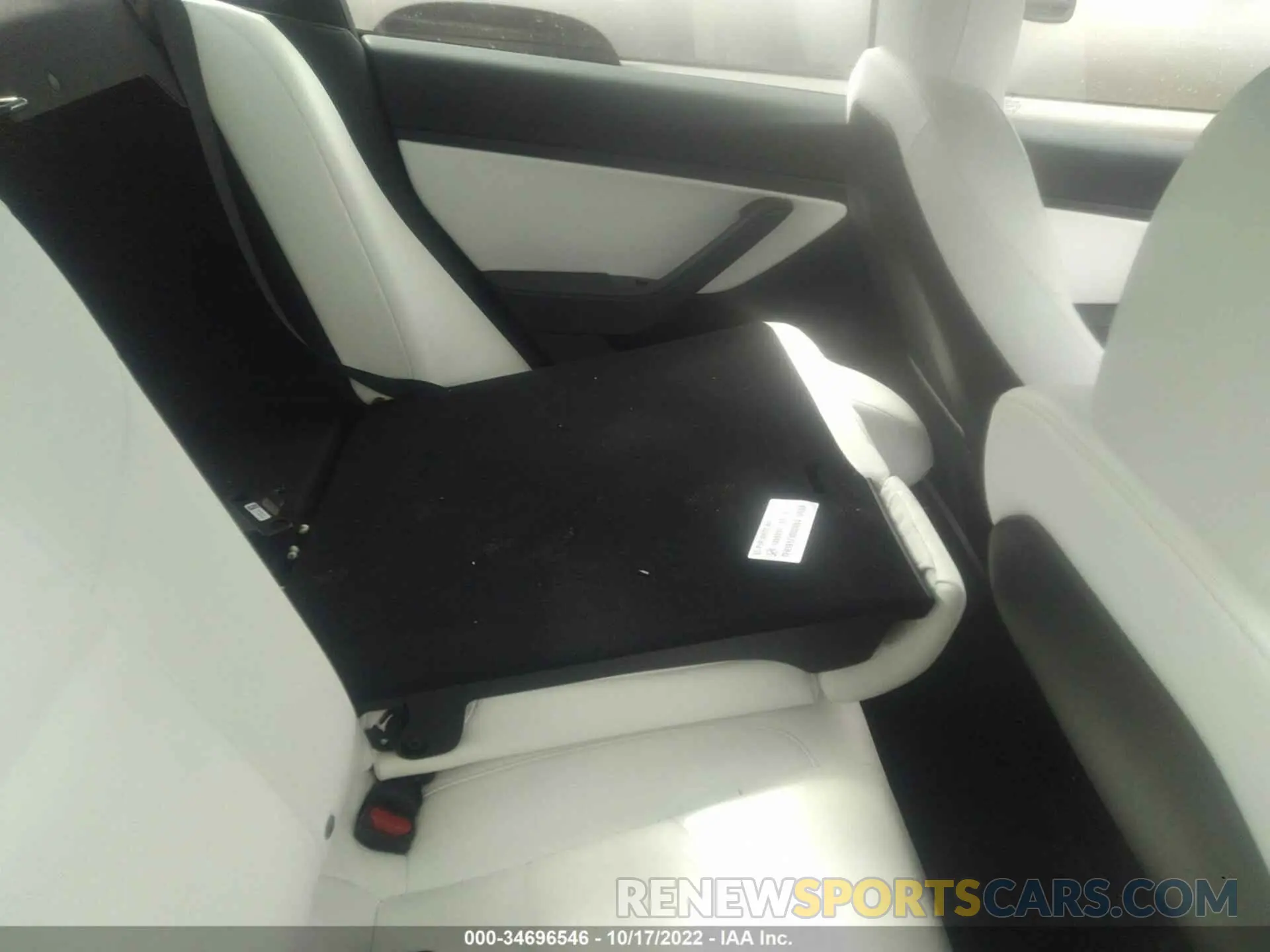8 Photograph of a damaged car 5YJ3E1EB3KF390966 TESLA MODEL 3 2019