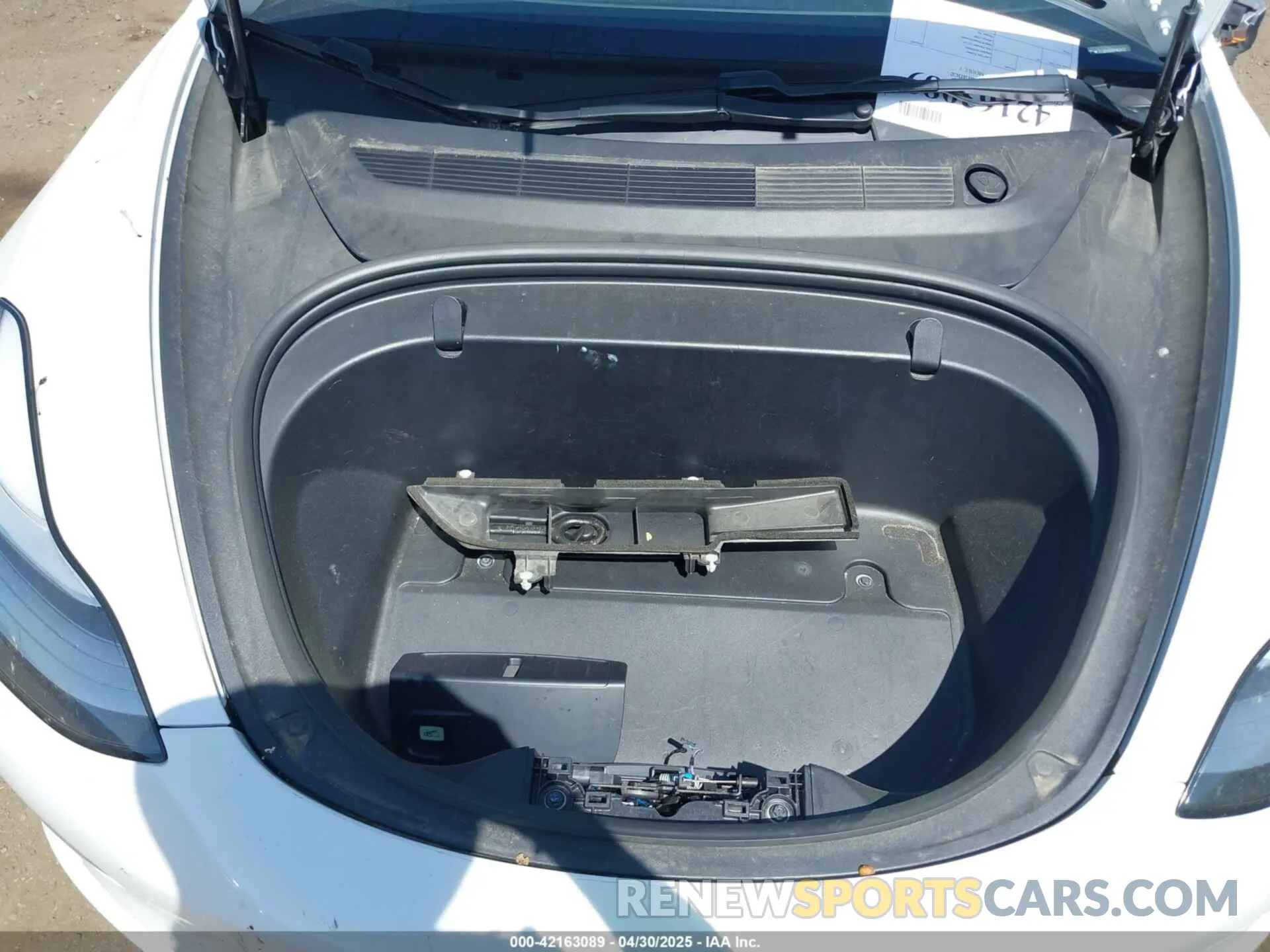 10 Photograph of a damaged car 5YJ3E1EB3KF450602 TESLA MODEL 3 2019