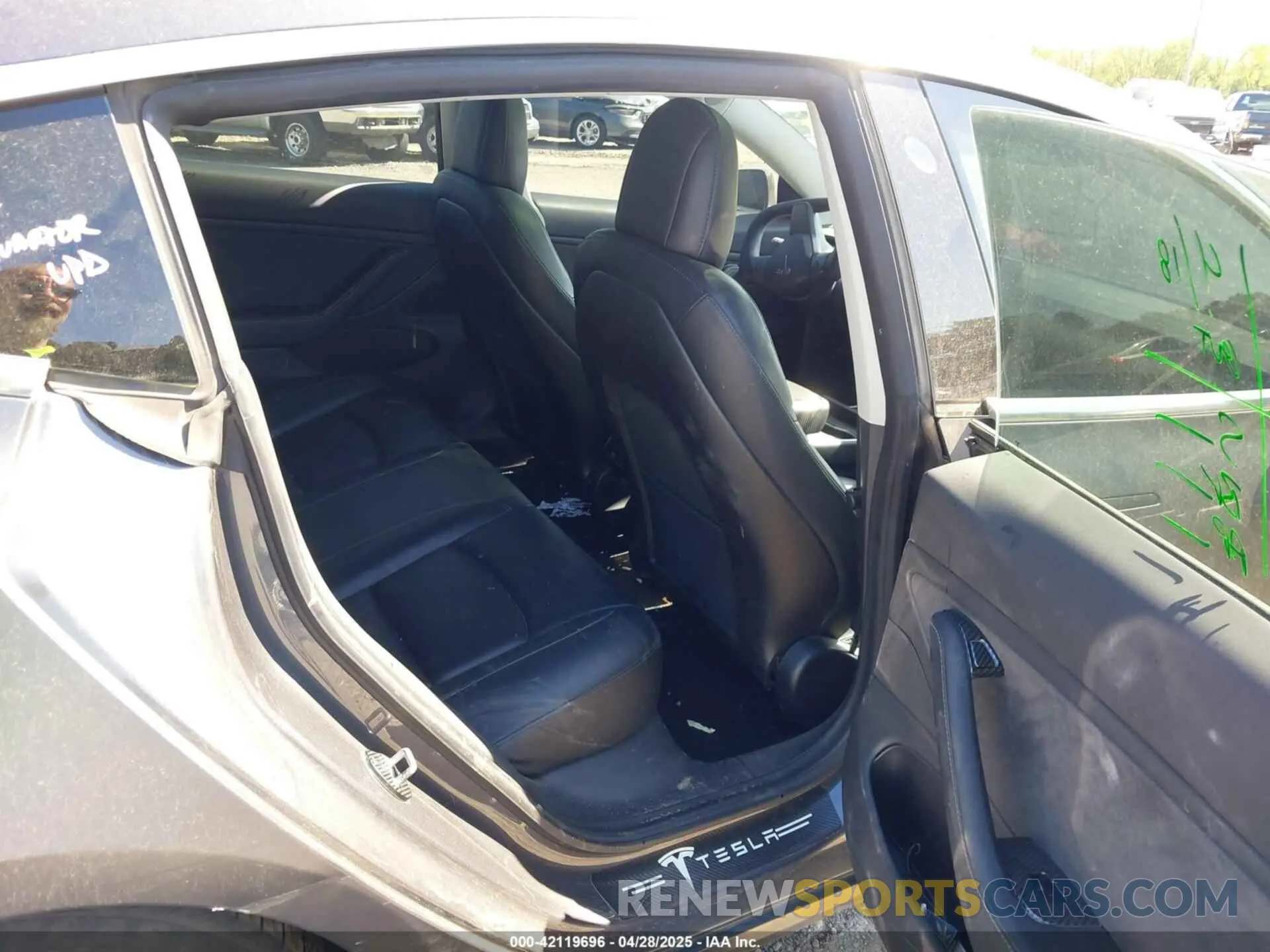 8 Photograph of a damaged car 5YJ3E1EB4KF209793 TESLA MODEL 3 2019