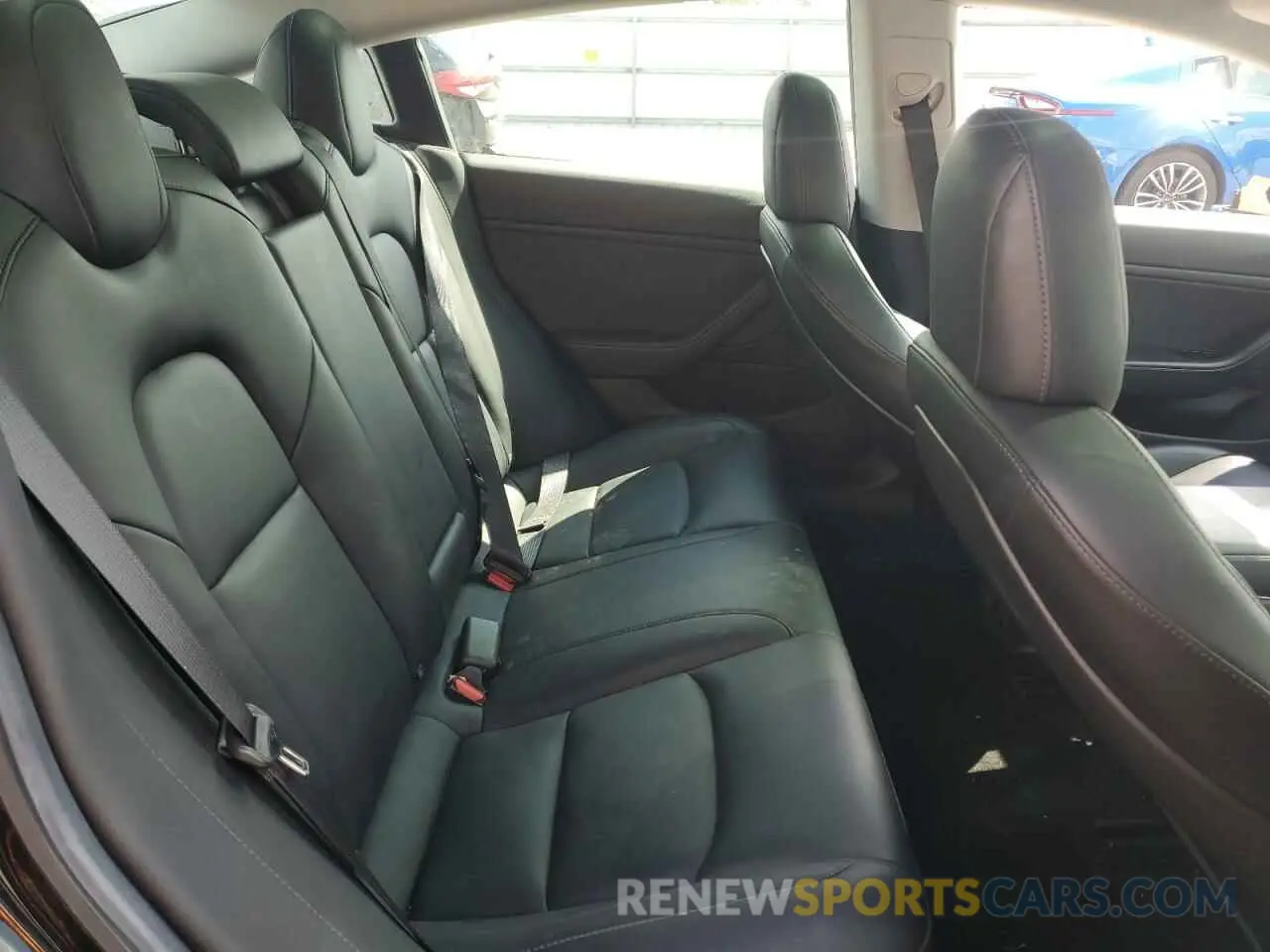10 Photograph of a damaged car 5YJ3E1EB4KF385727 TESLA MODEL 3 2019