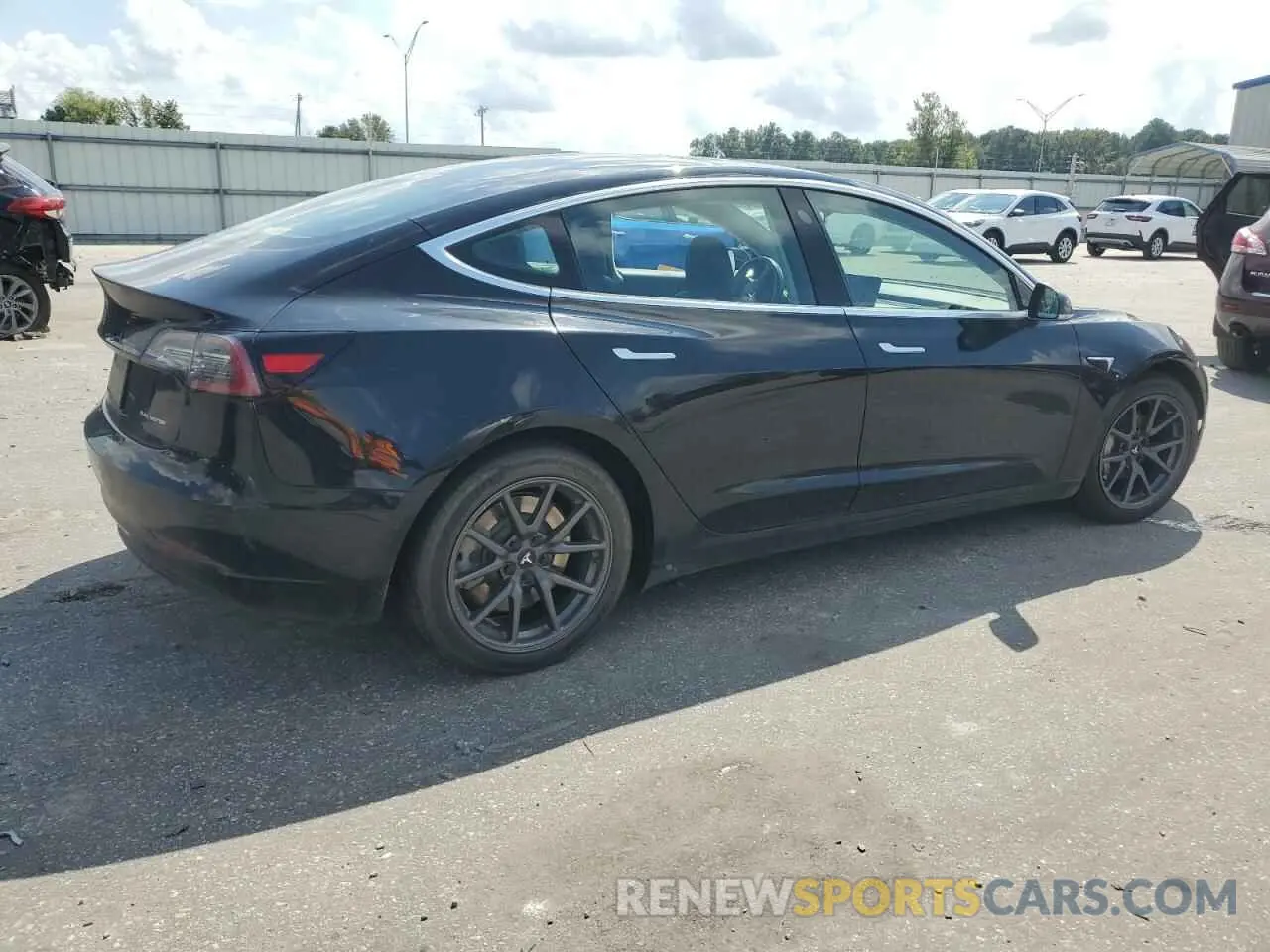3 Photograph of a damaged car 5YJ3E1EB4KF385727 TESLA MODEL 3 2019