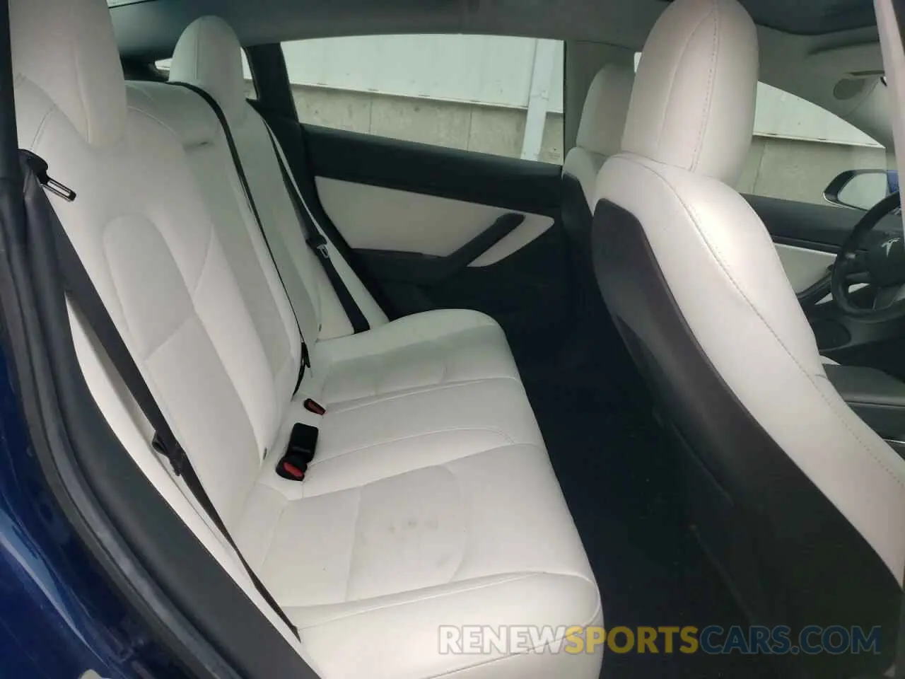 10 Photograph of a damaged car 5YJ3E1EB4KF407192 TESLA MODEL 3 2019