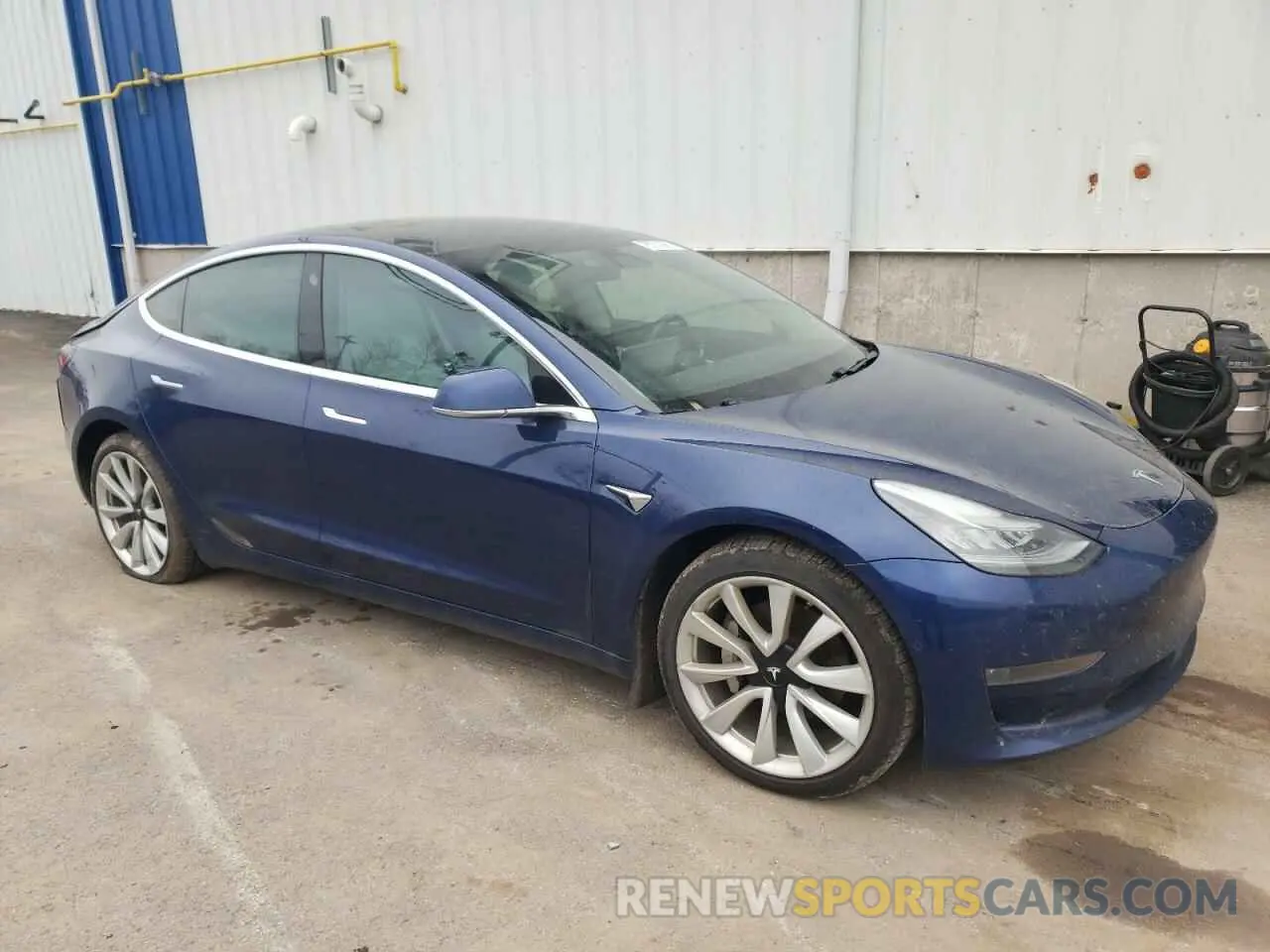 4 Photograph of a damaged car 5YJ3E1EB4KF407192 TESLA MODEL 3 2019