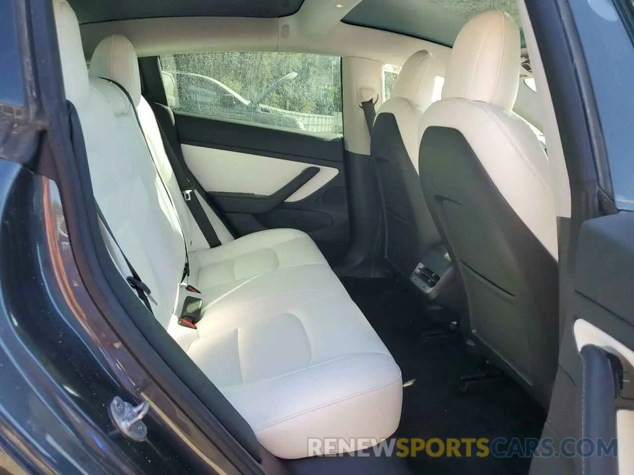 10 Photograph of a damaged car 5YJ3E1EB4KF421352 TESLA MODEL 3 2019