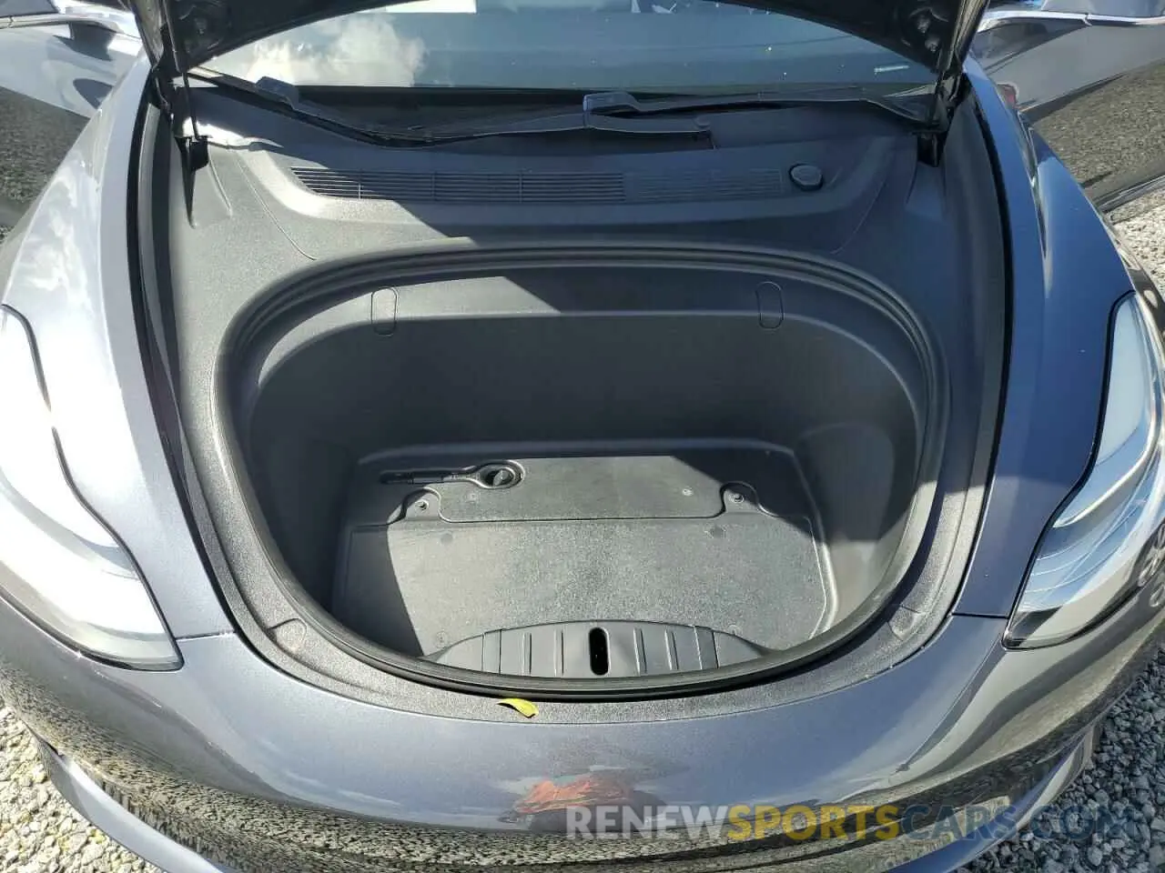 11 Photograph of a damaged car 5YJ3E1EB4KF421352 TESLA MODEL 3 2019