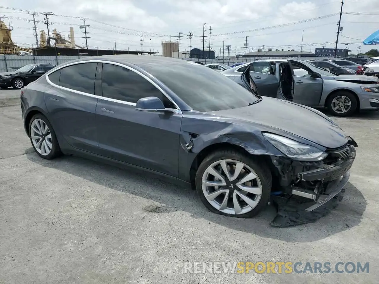 4 Фотография поврежденного автомобиля 5YJ3E1EB4KF437020 TESLA MODEL 3 2019