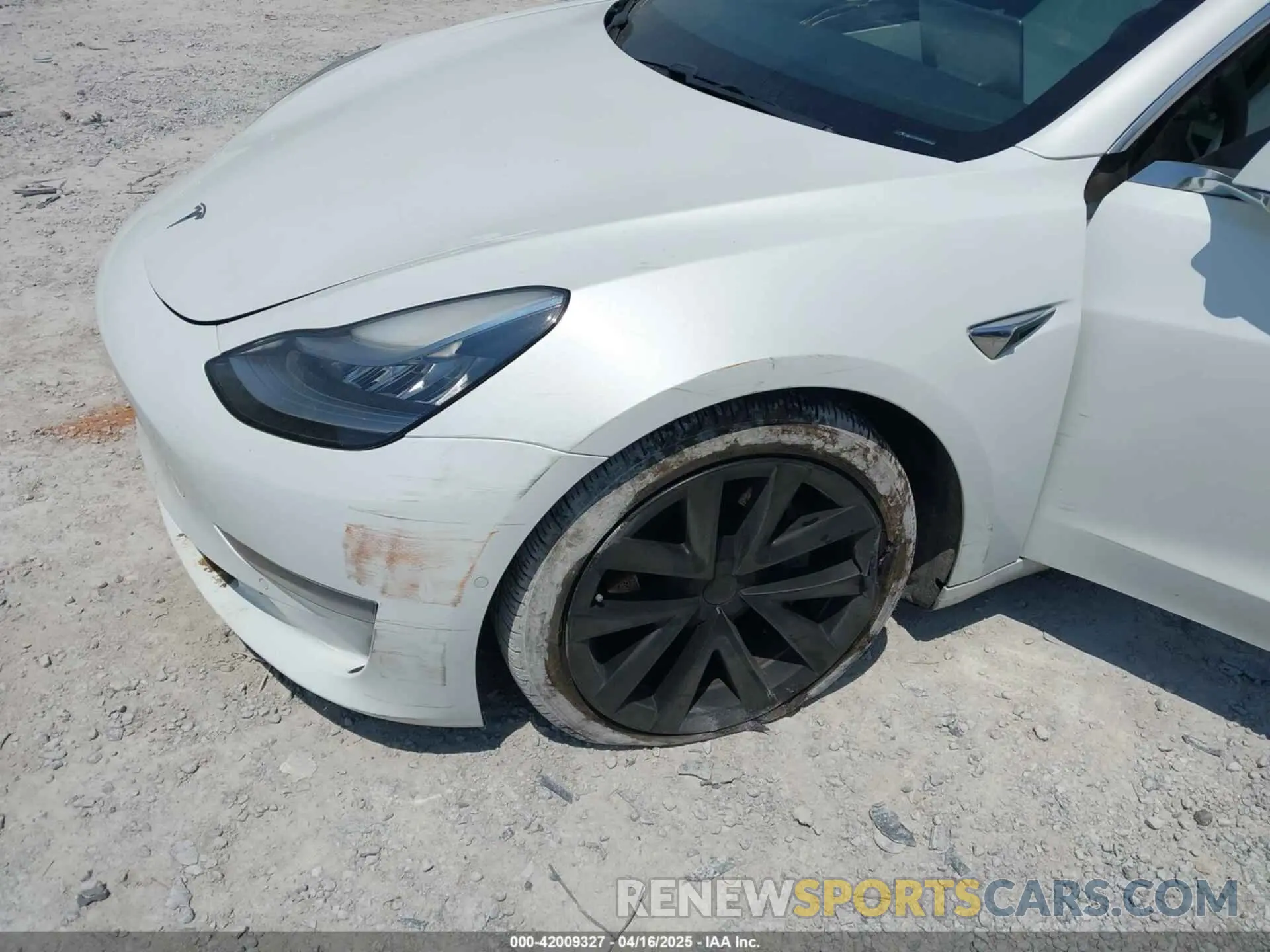 6 Фотография поврежденного автомобиля 5YJ3E1EB4KF494432 TESLA MODEL 3 2019