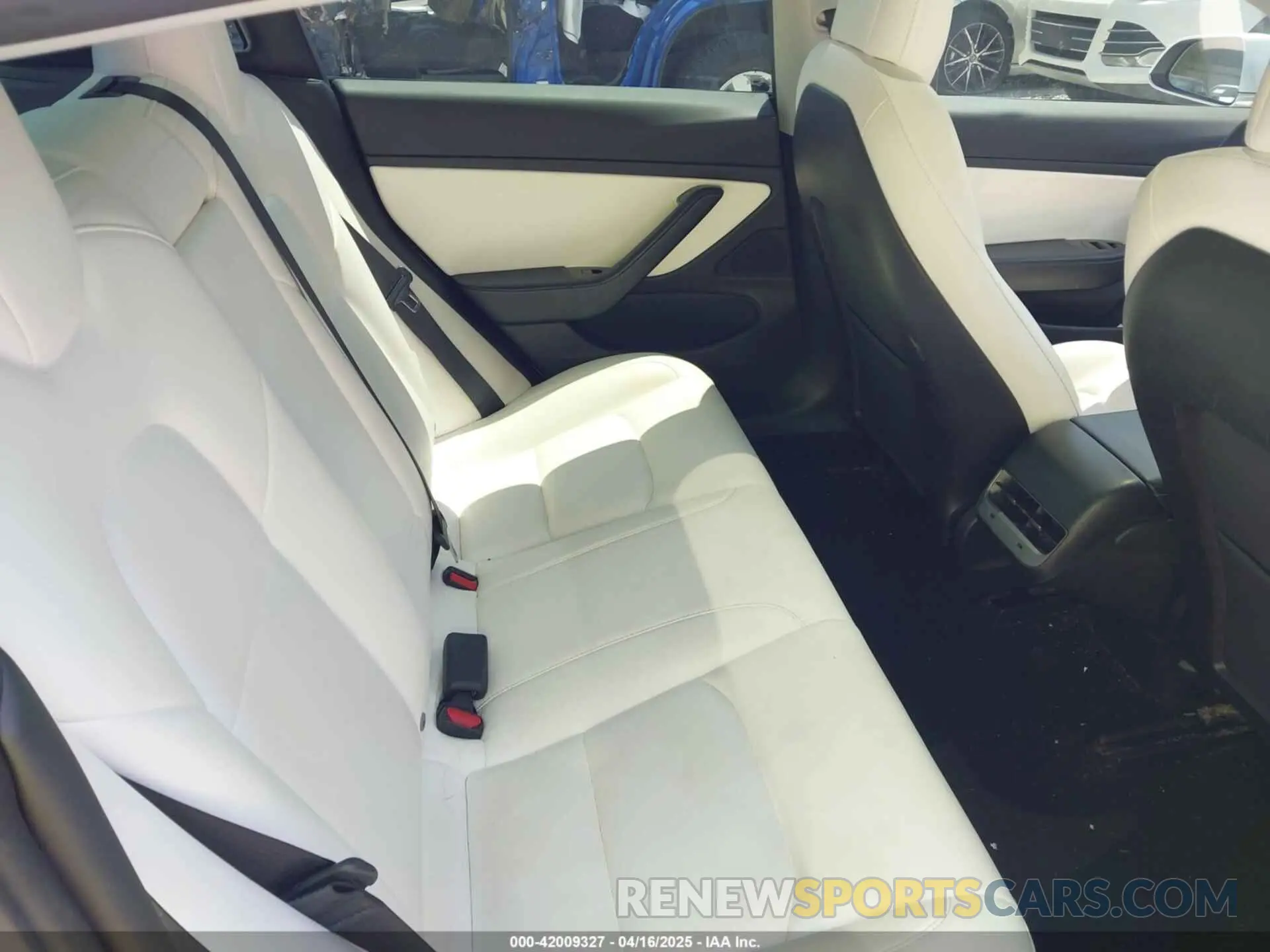 8 Фотография поврежденного автомобиля 5YJ3E1EB4KF494432 TESLA MODEL 3 2019