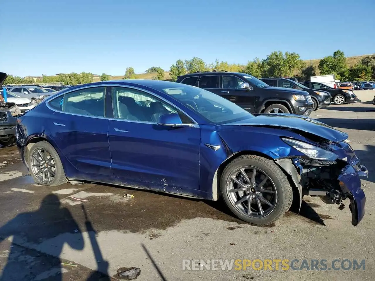 4 Photograph of a damaged car 5YJ3E1EB5KF199484 TESLA MODEL 3 2019
