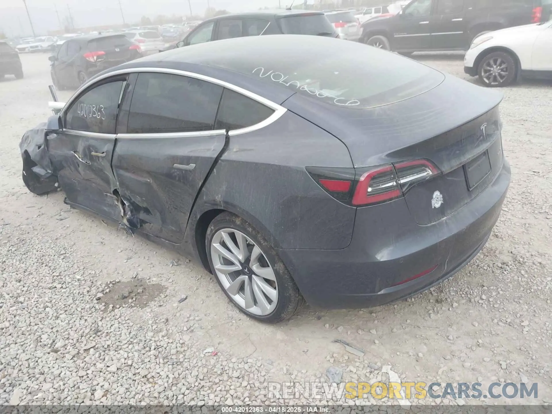 3 Фотография поврежденного автомобиля 5YJ3E1EB5KF205896 TESLA MODEL 3 2019