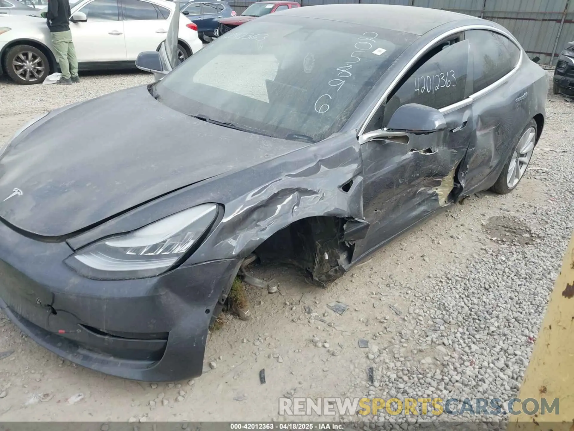 6 Фотография поврежденного автомобиля 5YJ3E1EB5KF205896 TESLA MODEL 3 2019