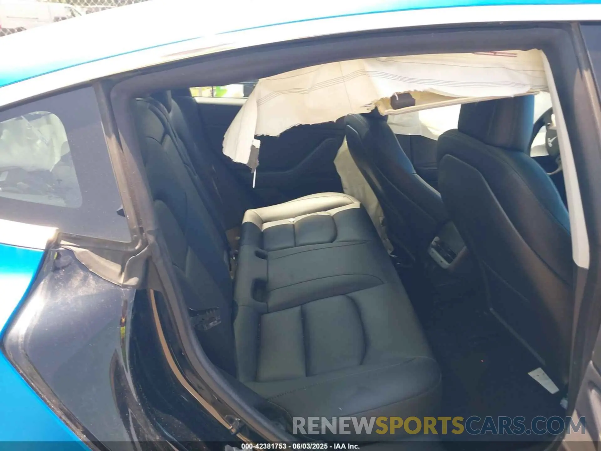 8 Photograph of a damaged car 5YJ3E1EB5KF208748 TESLA MODEL 3 2019