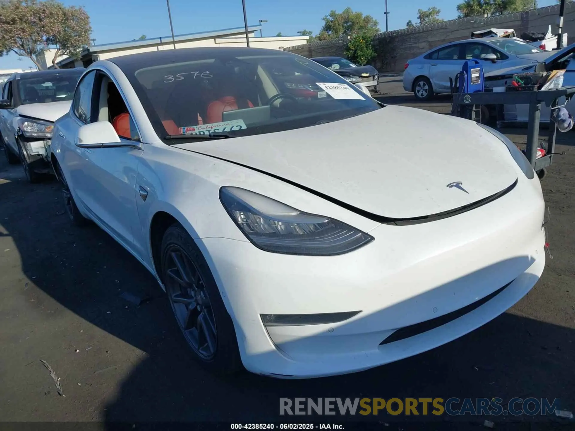 1 Photograph of a damaged car 5YJ3E1EB5KF213576 TESLA MODEL 3 2019