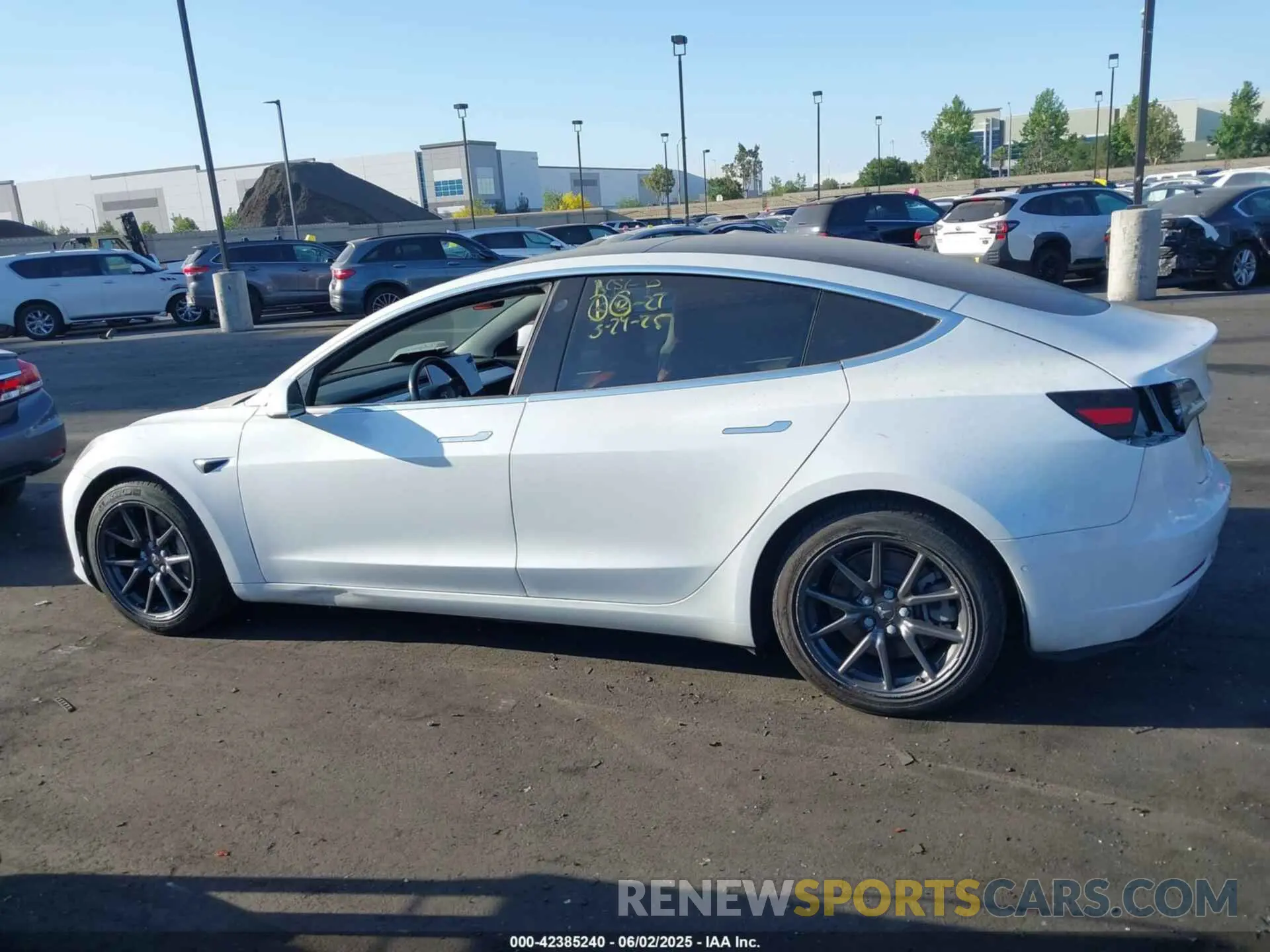 14 Photograph of a damaged car 5YJ3E1EB5KF213576 TESLA MODEL 3 2019
