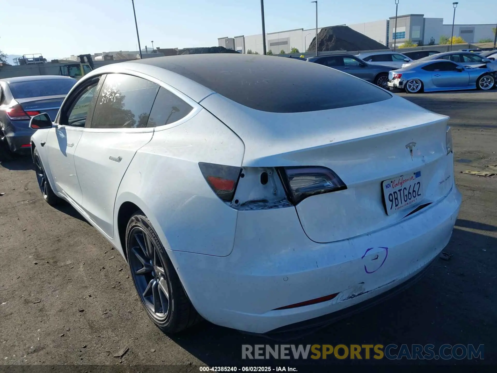 3 Photograph of a damaged car 5YJ3E1EB5KF213576 TESLA MODEL 3 2019