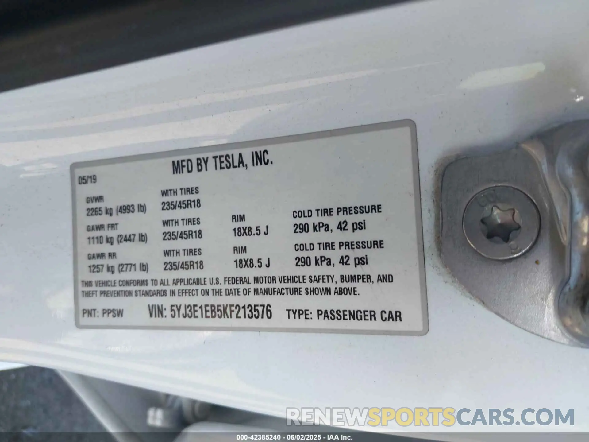 9 Photograph of a damaged car 5YJ3E1EB5KF213576 TESLA MODEL 3 2019