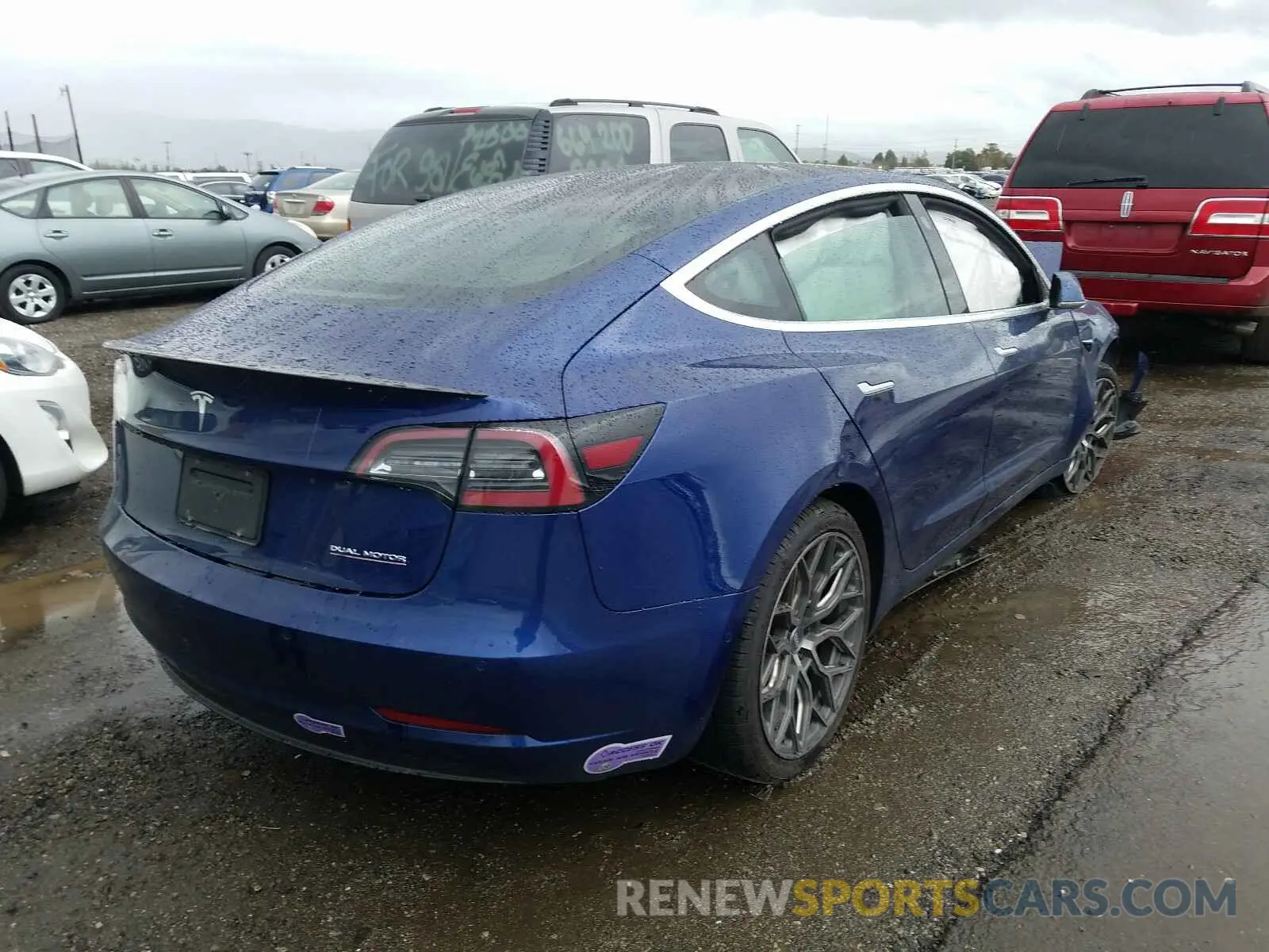 4 Photograph of a damaged car 5YJ3E1EB5KF231169 TESLA MODEL 3 2019