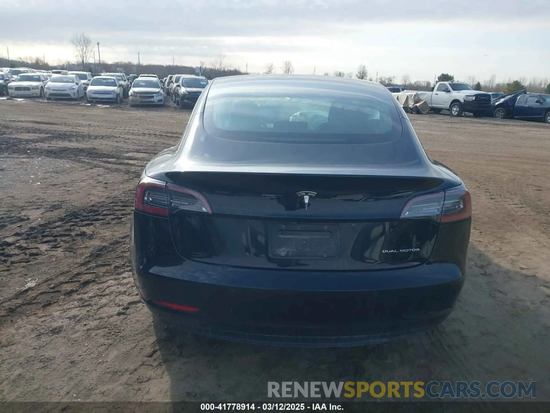 16 Фотография поврежденного автомобиля 5YJ3E1EB5KF414748 TESLA MODEL 3 2019