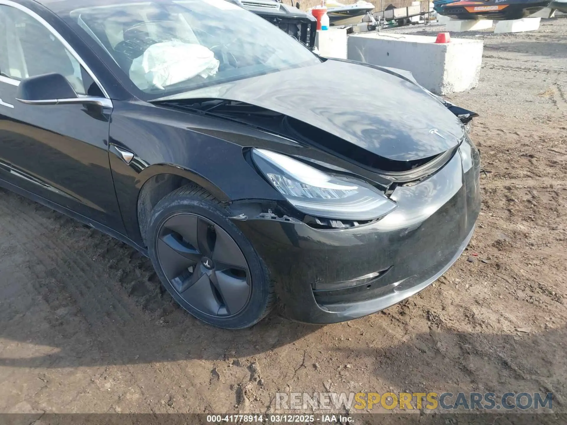 19 Фотография поврежденного автомобиля 5YJ3E1EB5KF414748 TESLA MODEL 3 2019