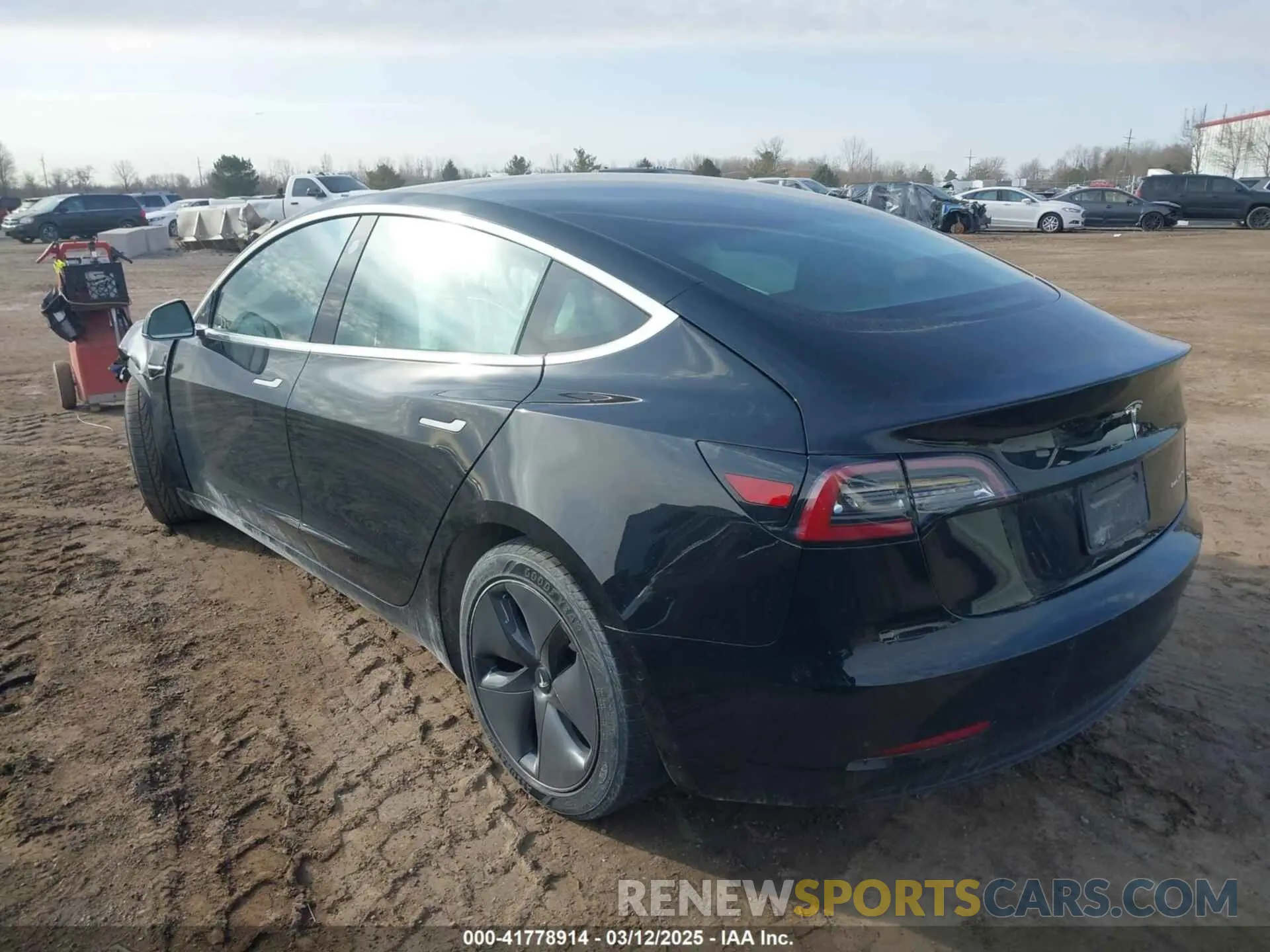 3 Фотография поврежденного автомобиля 5YJ3E1EB5KF414748 TESLA MODEL 3 2019