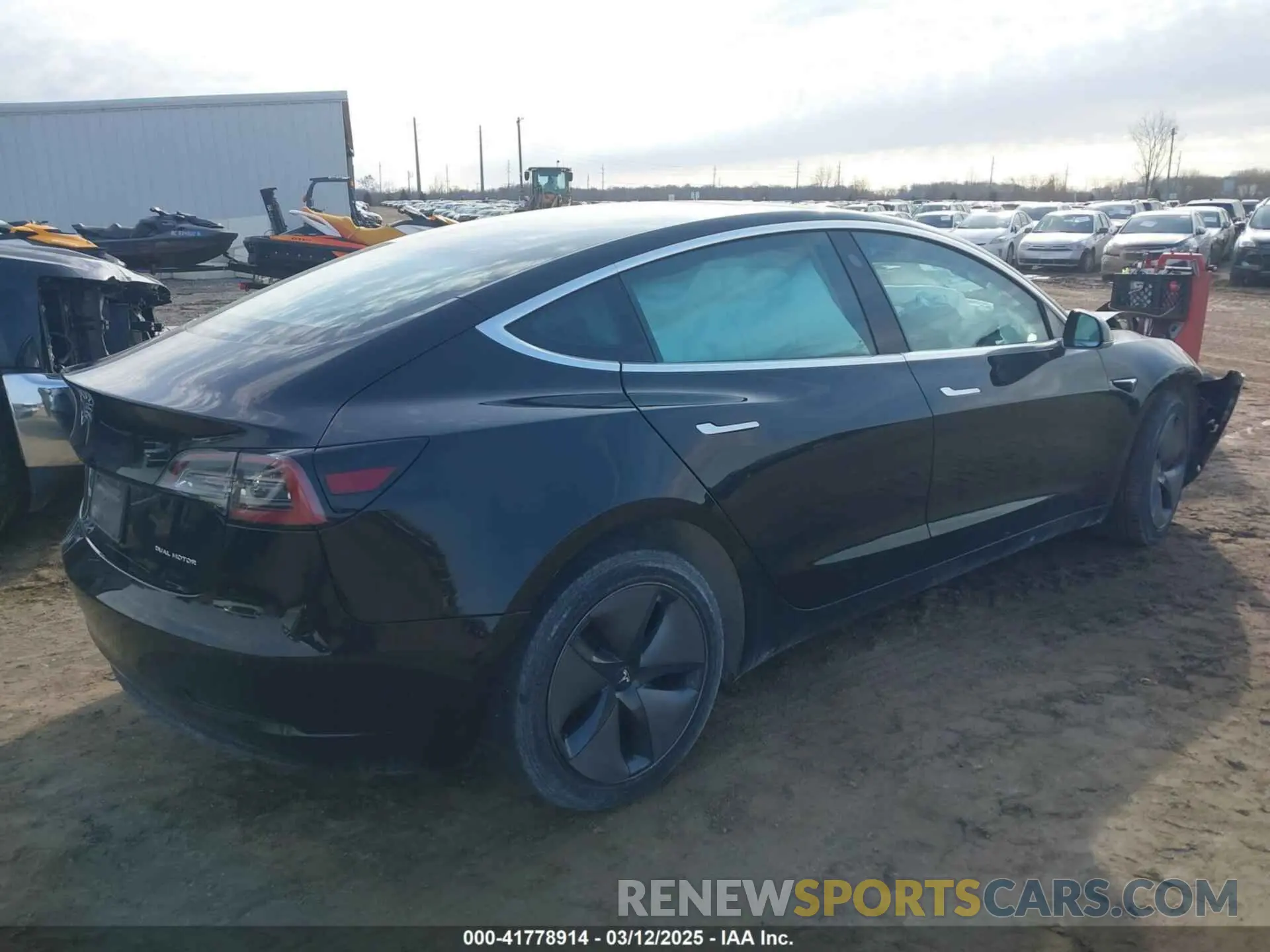 4 Фотография поврежденного автомобиля 5YJ3E1EB5KF414748 TESLA MODEL 3 2019