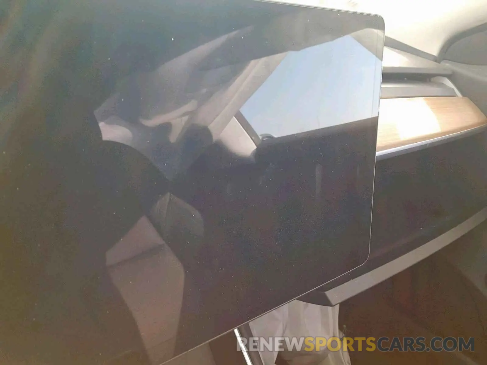 8 Photograph of a damaged car 5YJ3E1EB5KF432490 TESLA MODEL 3 2019