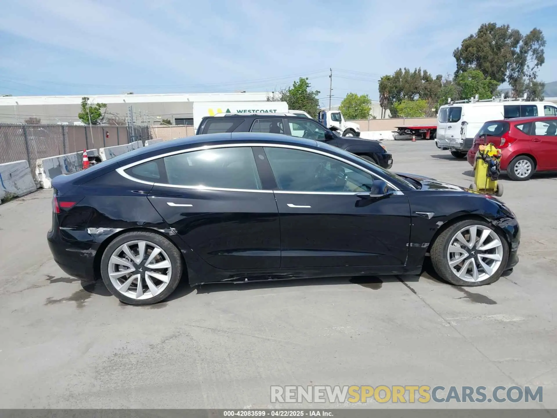 13 Фотография поврежденного автомобиля 5YJ3E1EB5KF453422 TESLA MODEL 3 2019